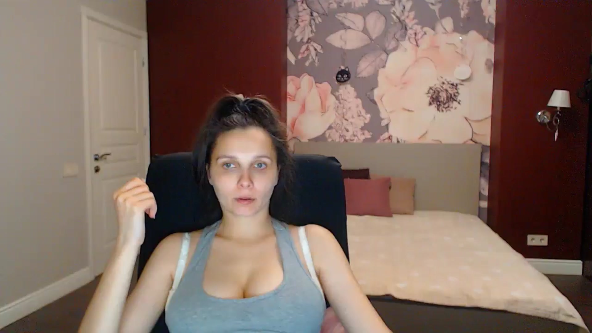 Gallery image thumbnail from Karina_Mils's myfreecams stream on, 08/22/2025, 17:39 image 7 of 20