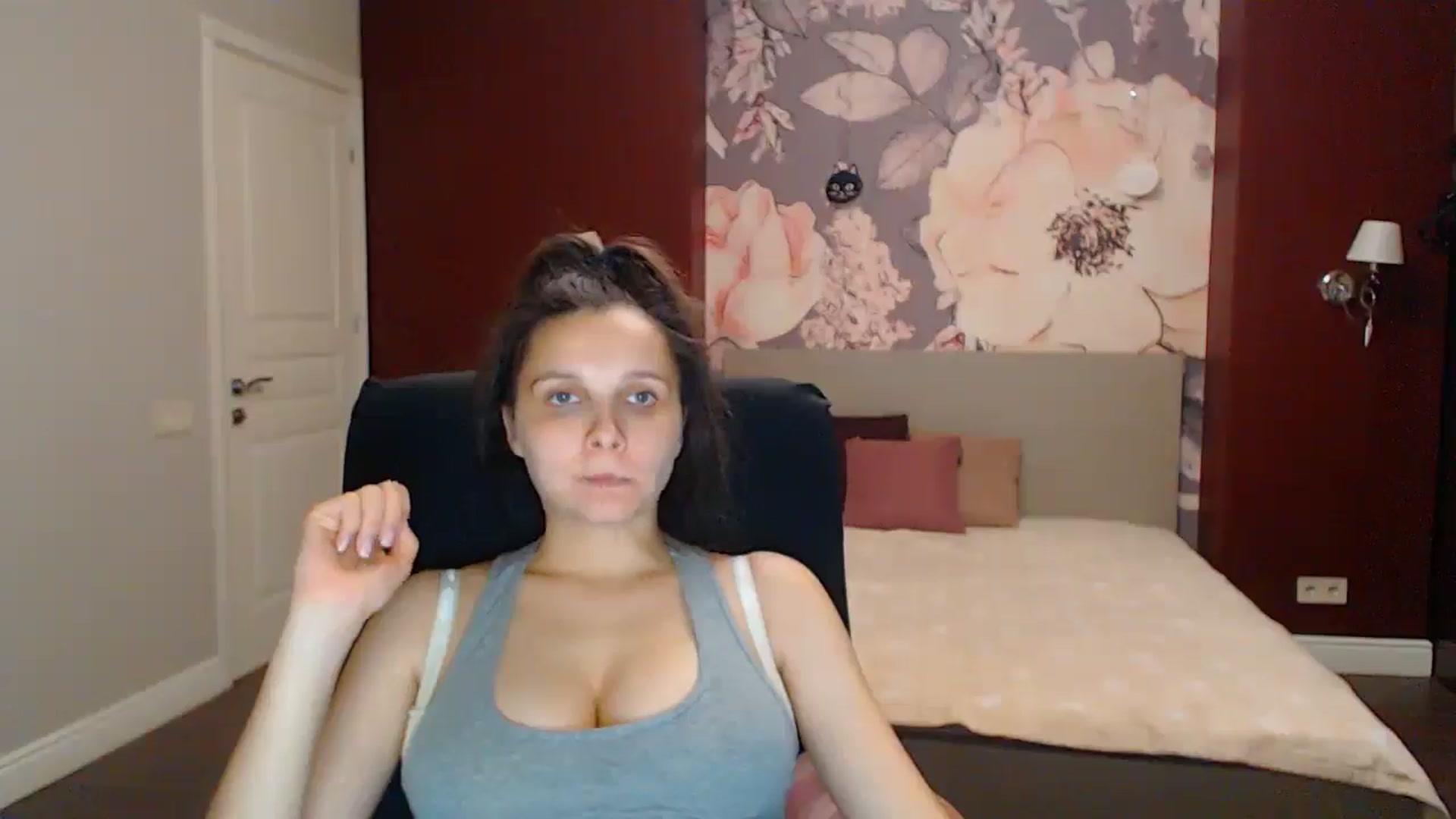 Gallery image thumbnail from Karina_Mils's myfreecams stream on, 08/22/2025, 17:39 image 18 of 20