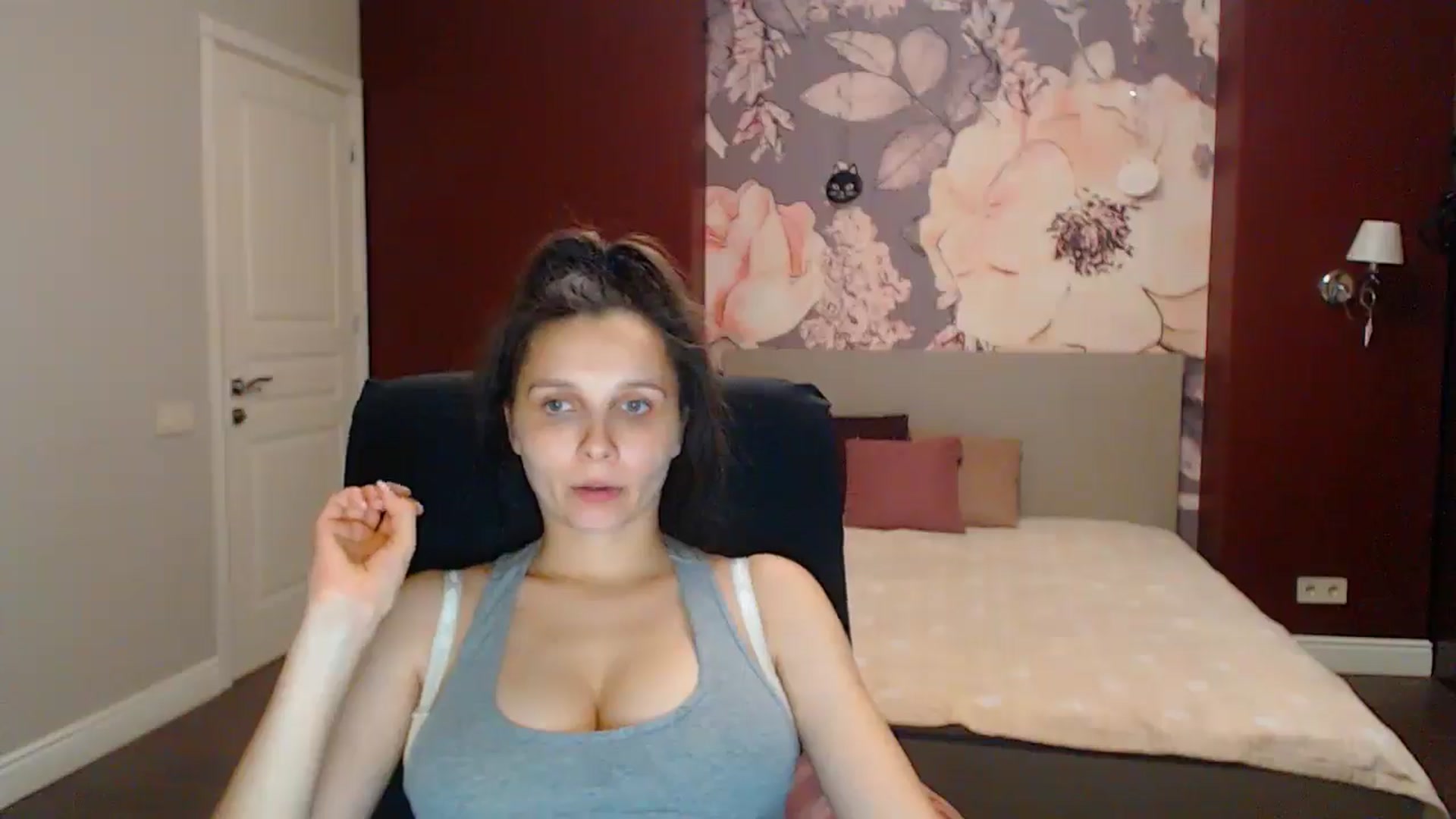 Gallery image thumbnail from Karina_Mils's myfreecams stream on, 08/22/2025, 17:39 image 17 of 20