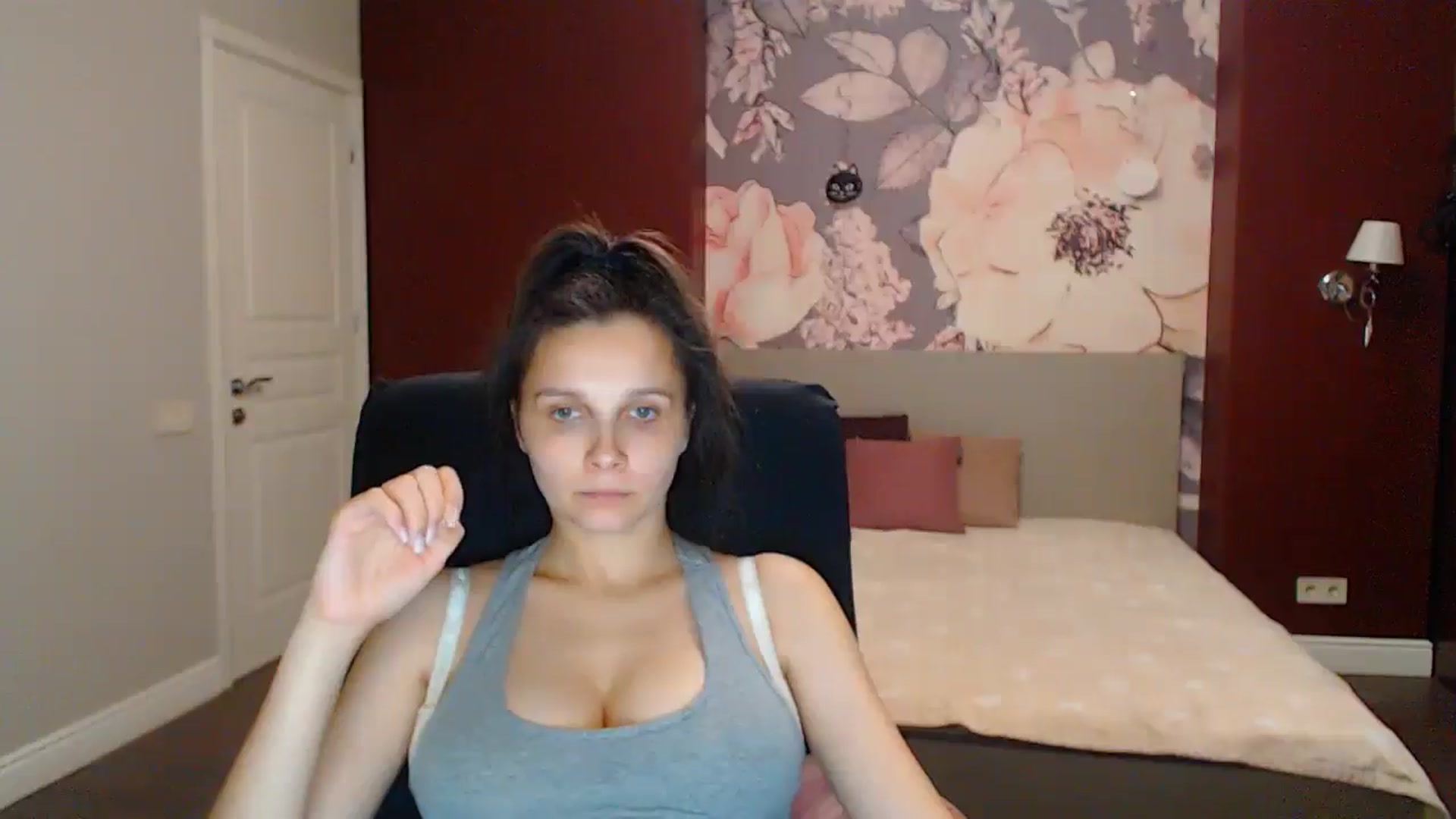 Gallery image thumbnail from Karina_Mils's myfreecams stream on, 08/22/2025, 17:39 image 13 of 20