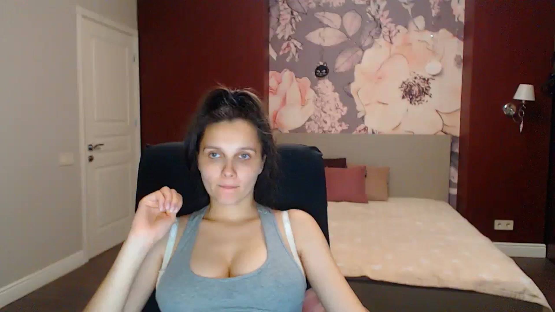 Gallery image thumbnail from Karina_Mils's myfreecams stream on, 08/22/2025, 17:39 image 11 of 20