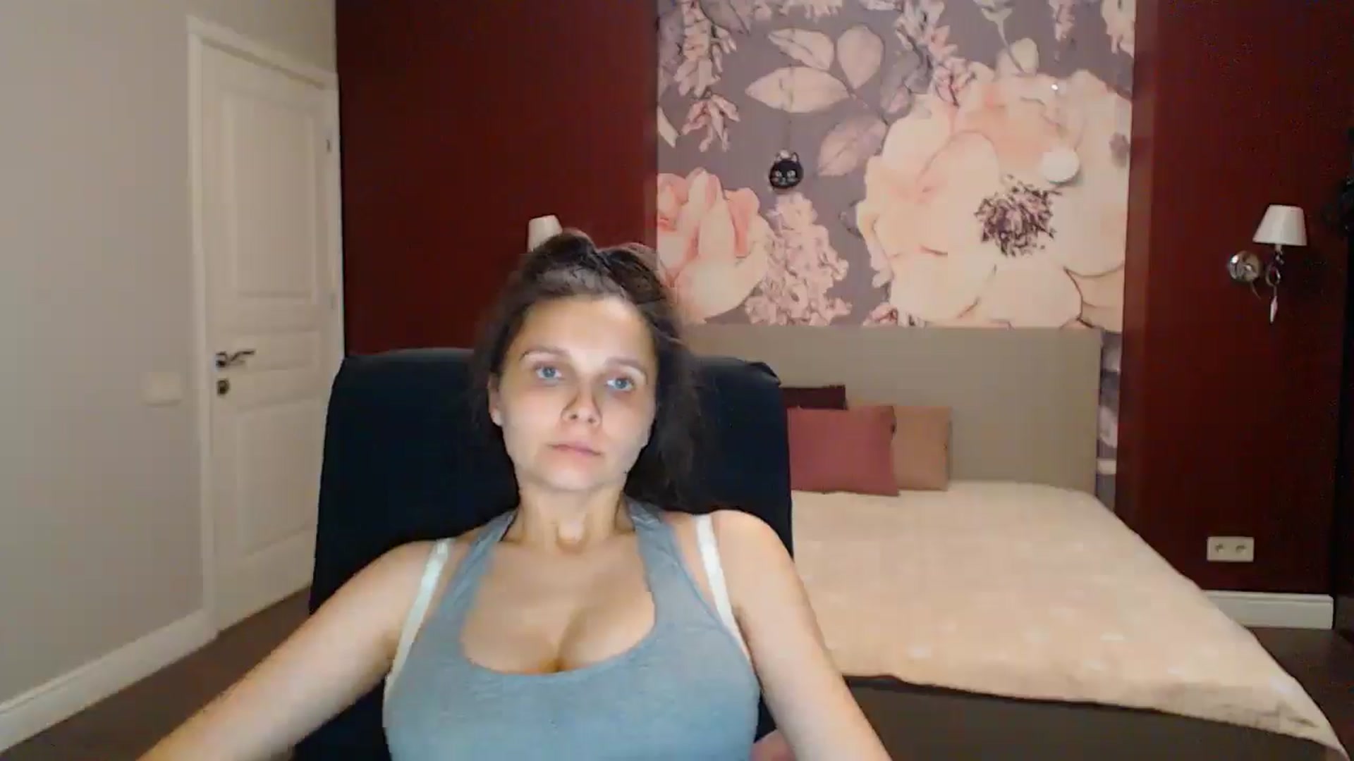 Gallery image thumbnail from Karina_Mils's myfreecams stream on, 08/22/2025, 17:59 image 14 of 20