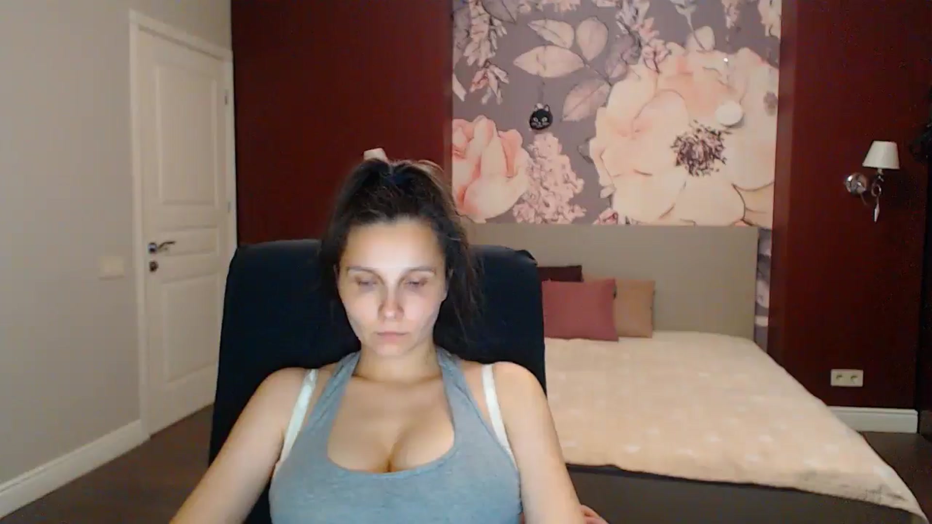 Gallery image thumbnail from Karina_Mils's myfreecams stream on, 08/22/2025, 17:59 image 12 of 20