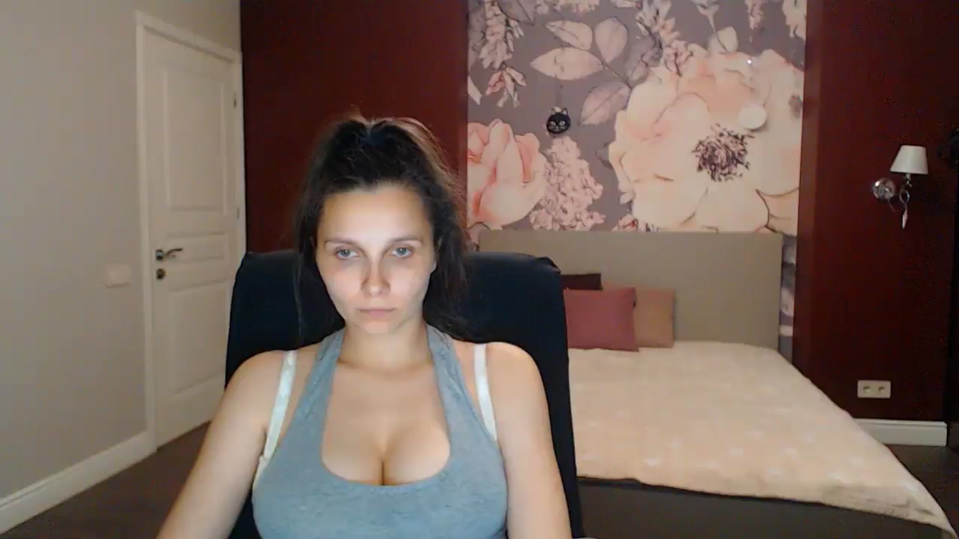 Gallery image thumbnail from Karina_Mils's myfreecams stream on, 08/22/2025, 17:59 image 19 of 20