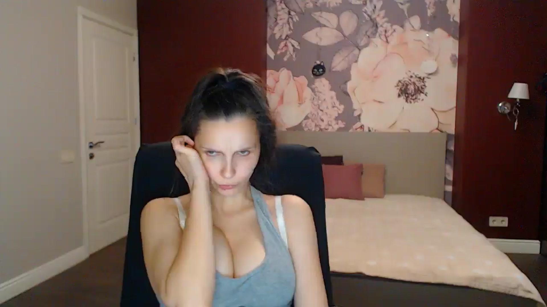 Gallery image thumbnail from Karina_Mils's myfreecams stream on, 08/22/2025, 17:59 image 18 of 20