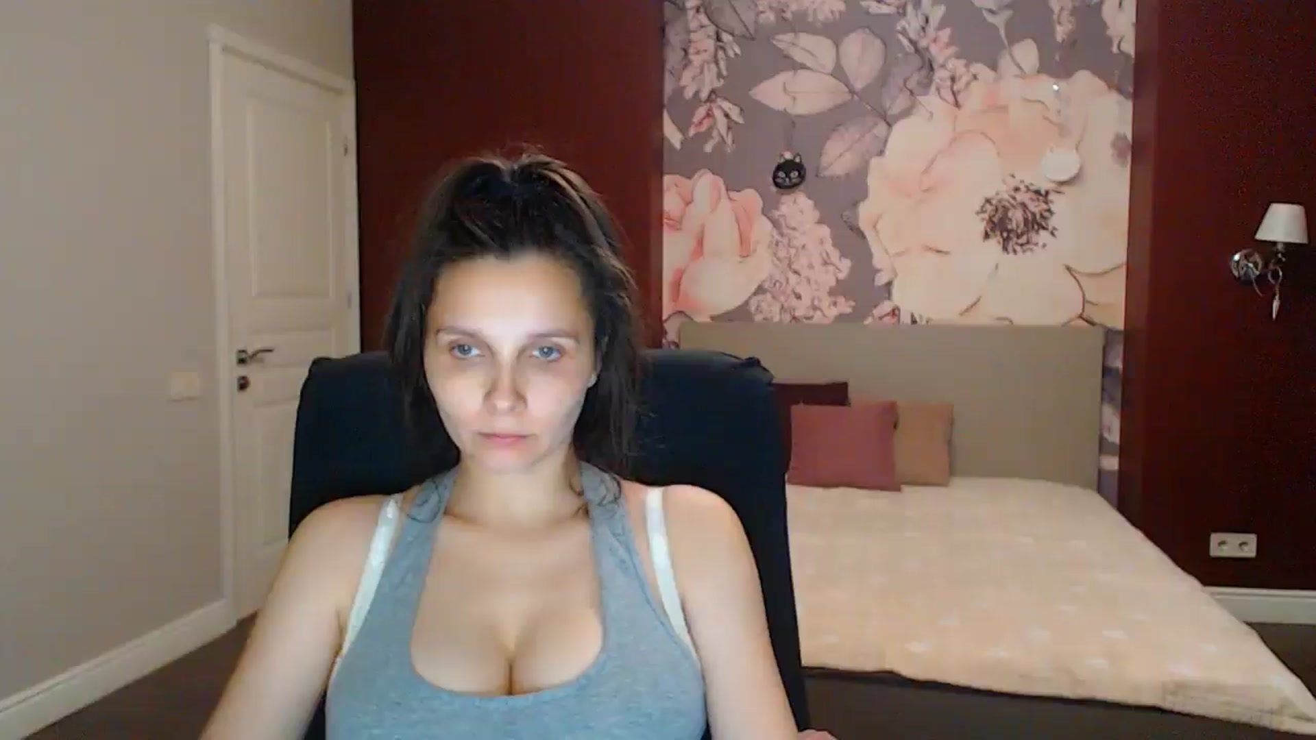Gallery image thumbnail from Karina_Mils's myfreecams stream on, 08/22/2025, 19:44 image 18 of 20