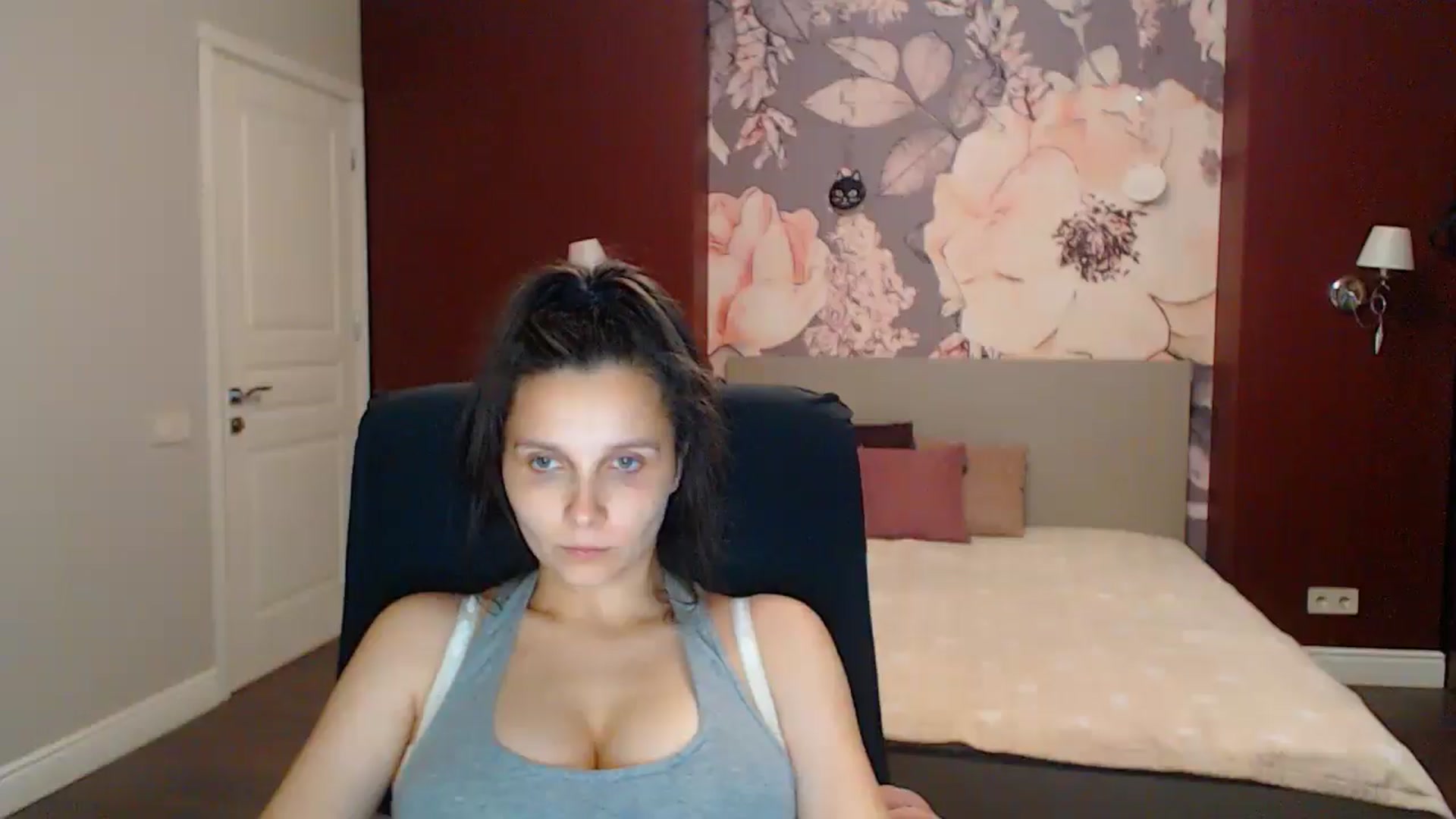 Gallery image thumbnail from Karina_Mils's myfreecams stream on, 08/22/2025, 19:44 image 10 of 20