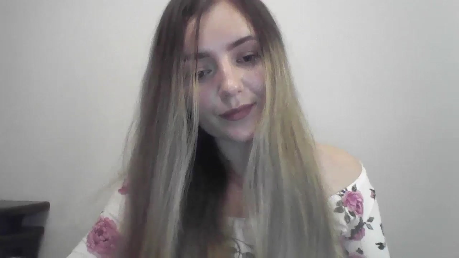 Gallery image thumbnail from Kariulovely's myfreecams stream on, 09/01/2024, 18:29 image 16 of 20