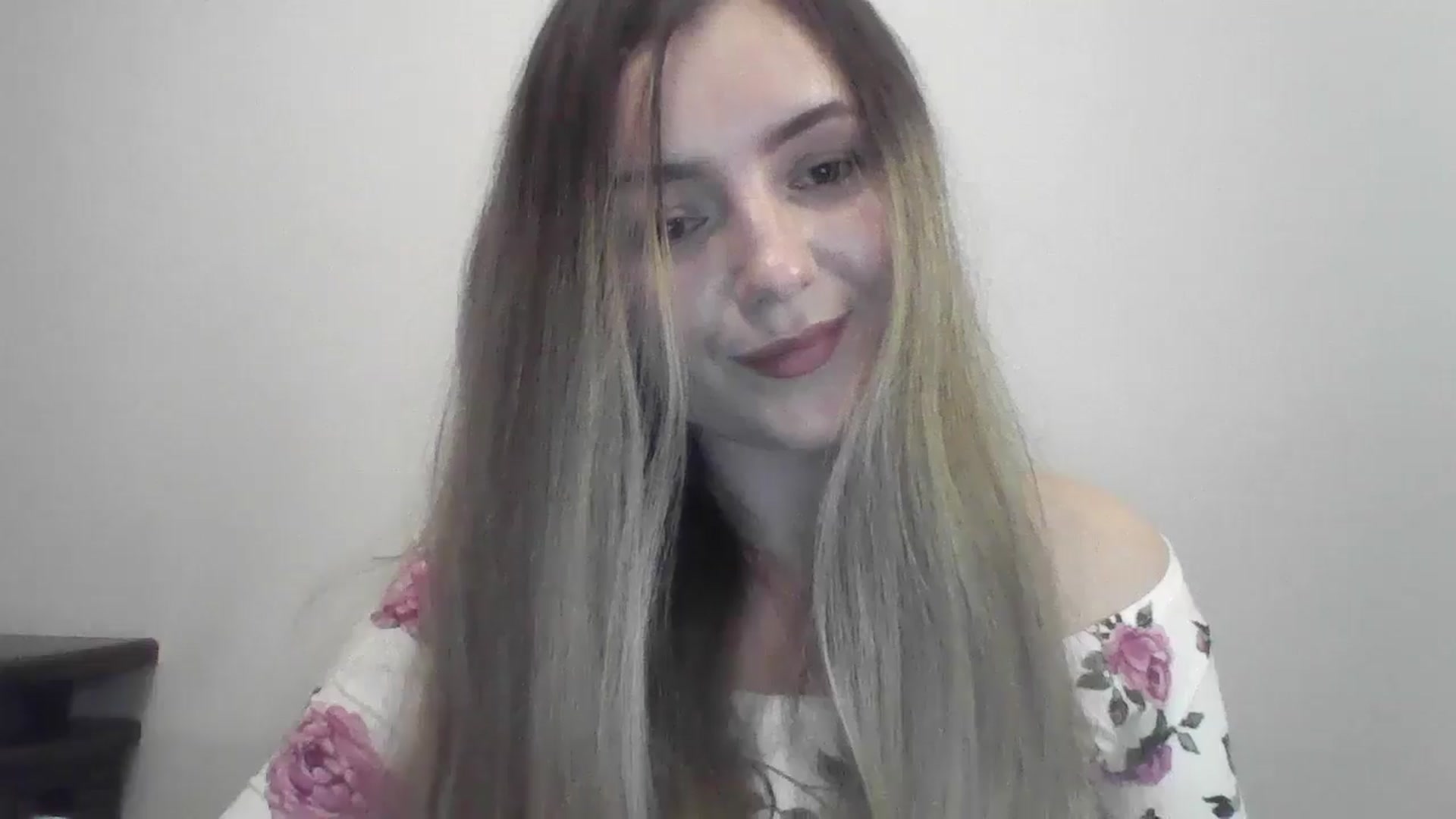 Gallery image thumbnail from Kariulovely's myfreecams stream on, 09/01/2024, 18:29 image 6 of 20
