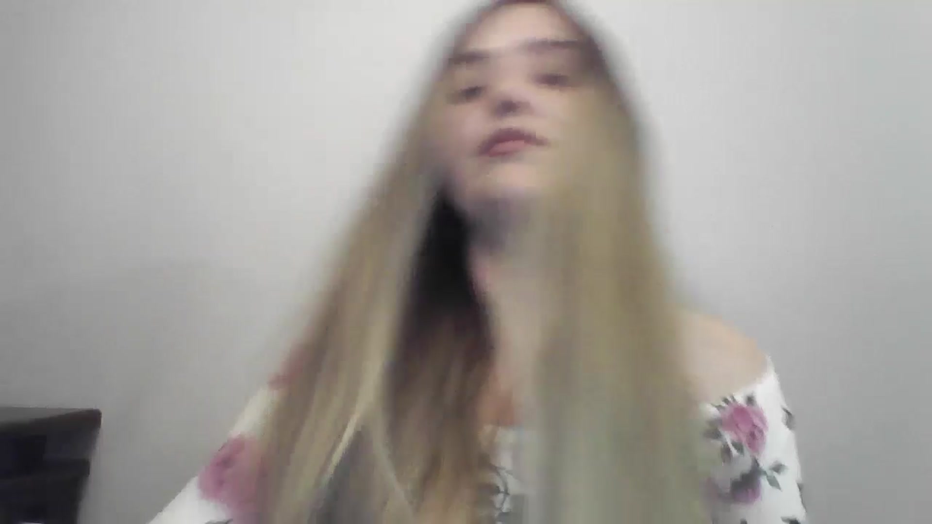 Gallery image thumbnail from Kariulovely's myfreecams stream on, 09/01/2024, 18:29 image 14 of 20