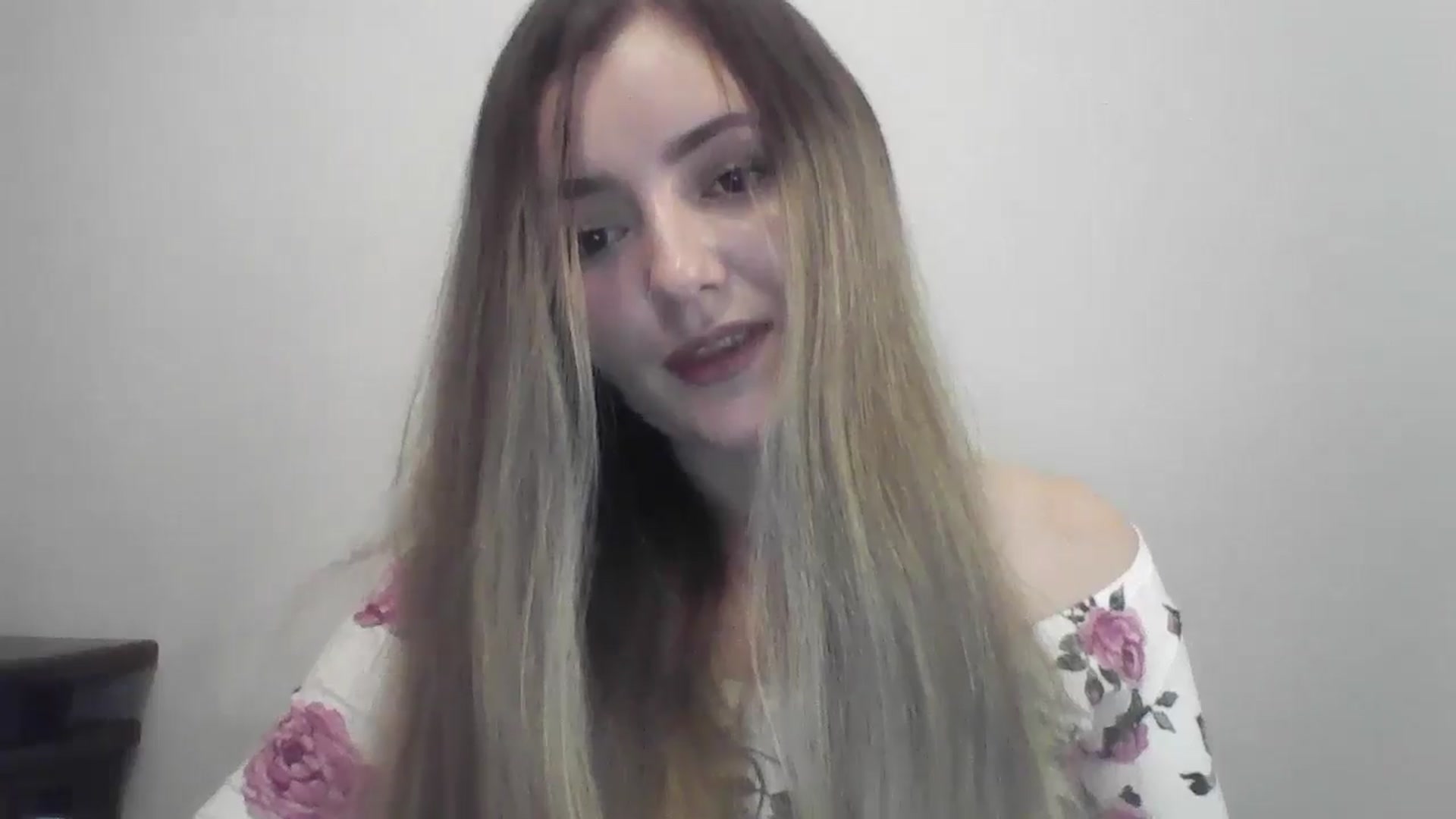 Gallery image thumbnail from Kariulovely's myfreecams stream on, 09/01/2024, 18:29 image 15 of 20