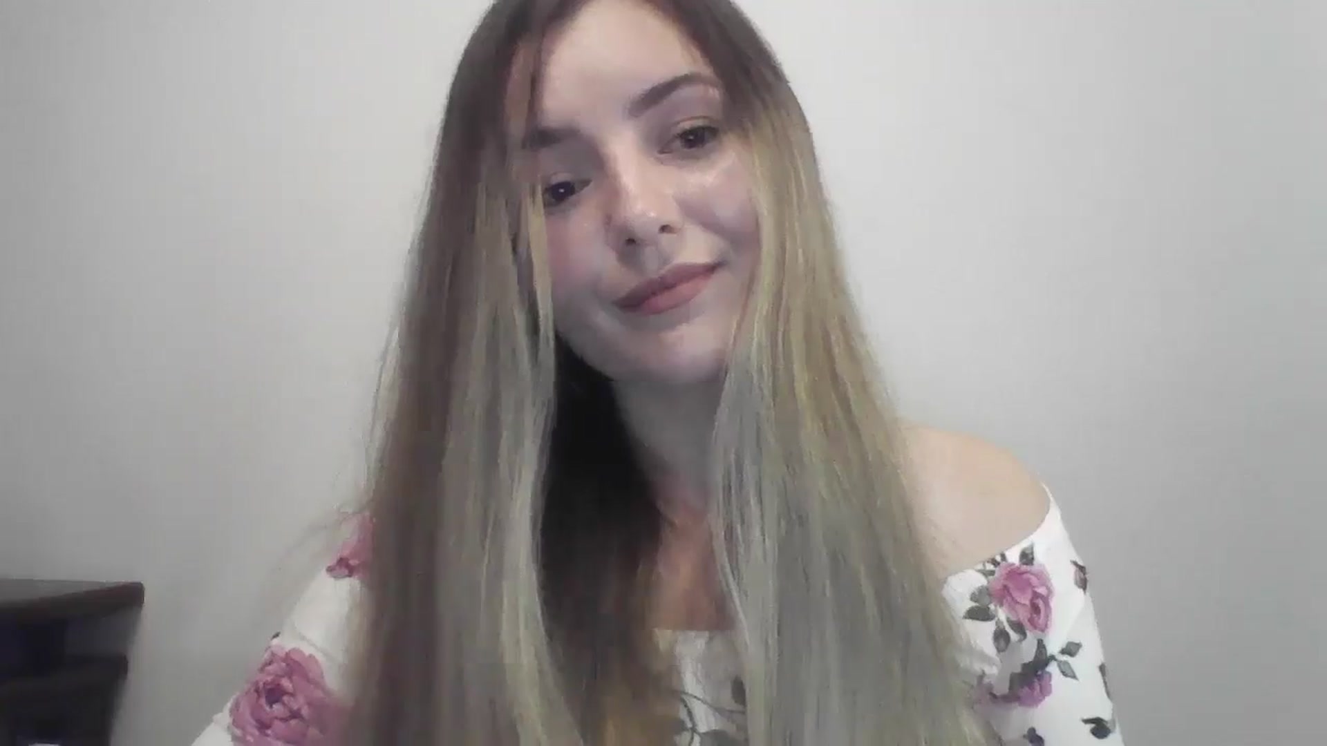 Gallery image thumbnail from Kariulovely's myfreecams stream on, 09/01/2024, 18:29 image 12 of 20