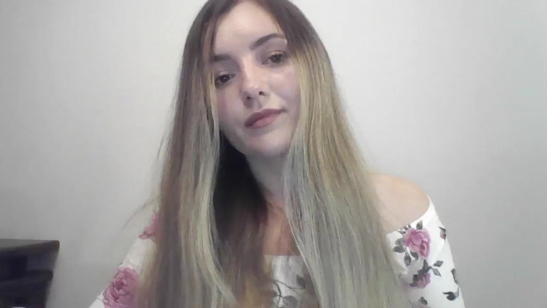 Gallery image thumbnail from Kariulovely's myfreecams stream on, 09/01/2024, 18:29 image 7 of 20
