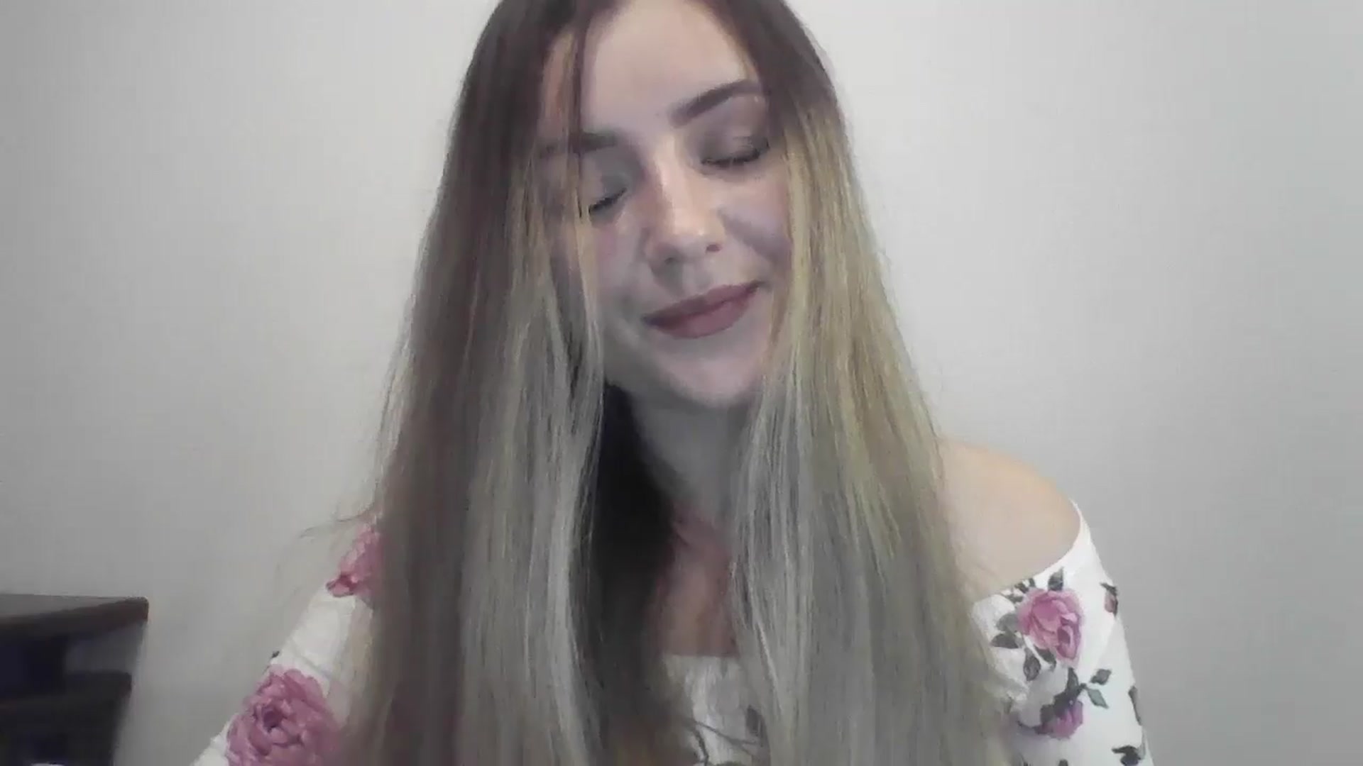 Gallery image thumbnail from Kariulovely's myfreecams stream on, 09/01/2024, 18:29 image 10 of 20