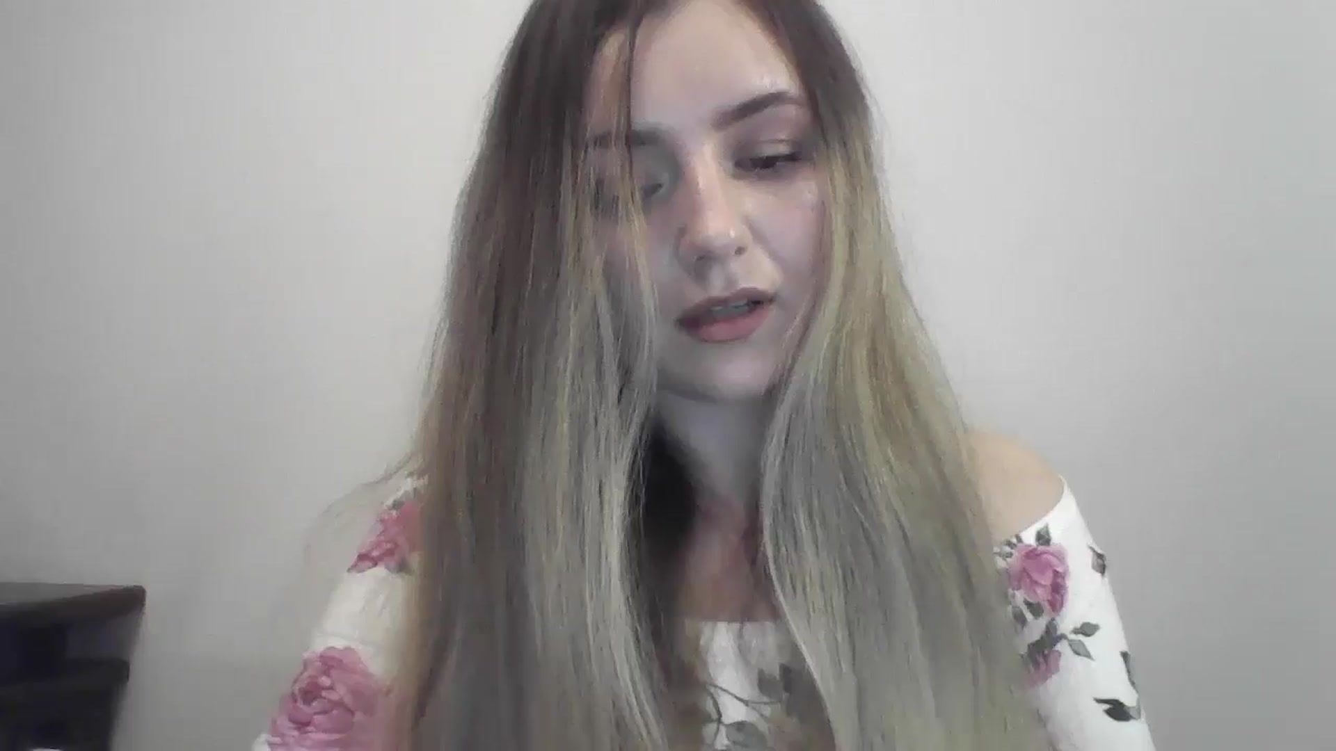 Gallery image thumbnail from Kariulovely's myfreecams stream on, 09/01/2024, 18:29 image 9 of 20