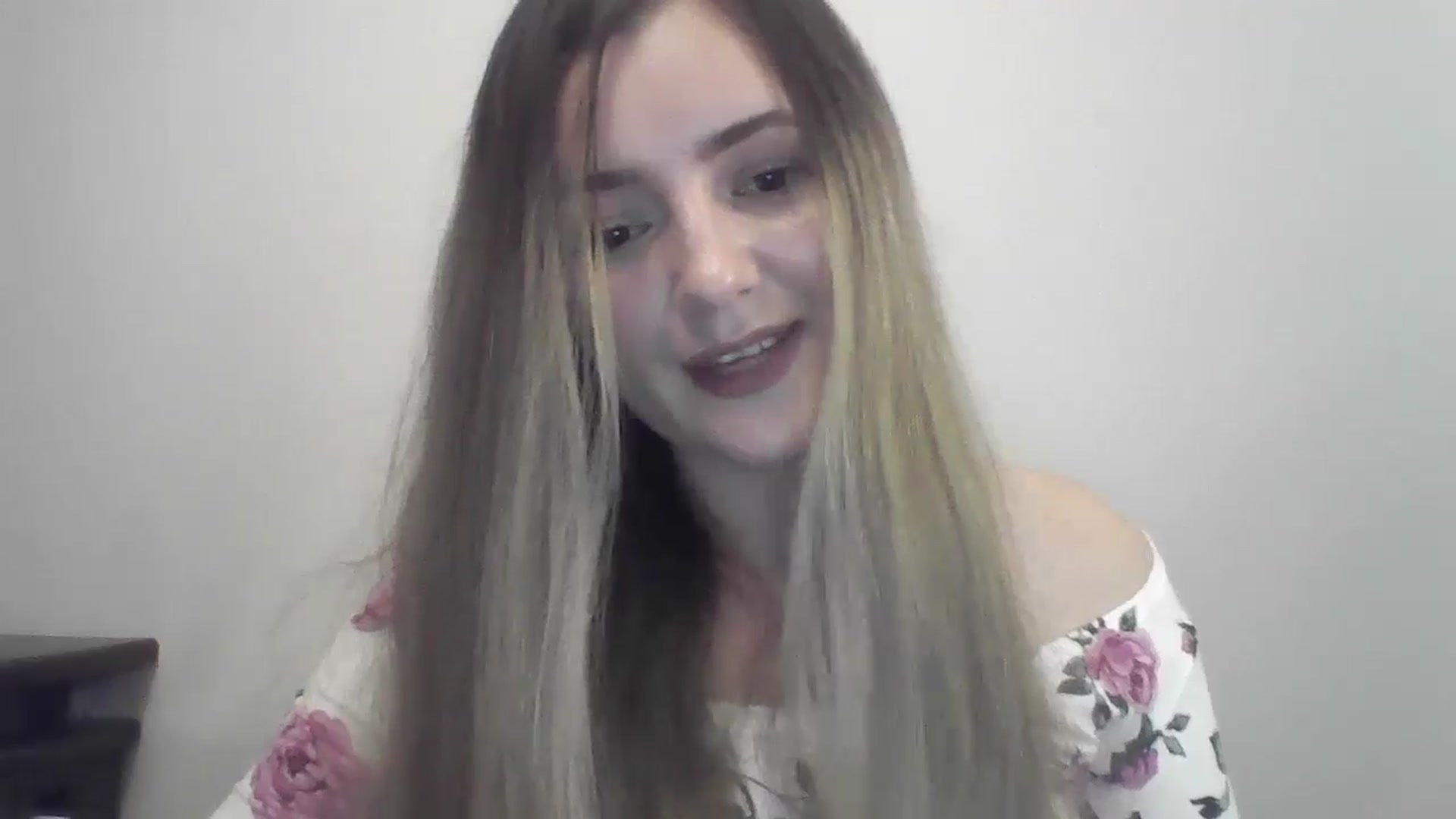 Gallery image thumbnail from Kariulovely's myfreecams stream on, 09/01/2024, 18:29 image 8 of 20