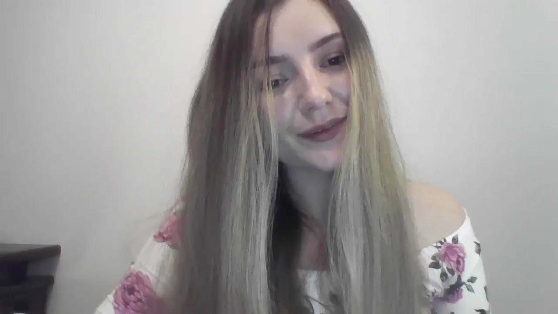 Gallery image thumbnail from Kariulovely's myfreecams stream on, 09/01/2024, 18:29 image 1 of 20