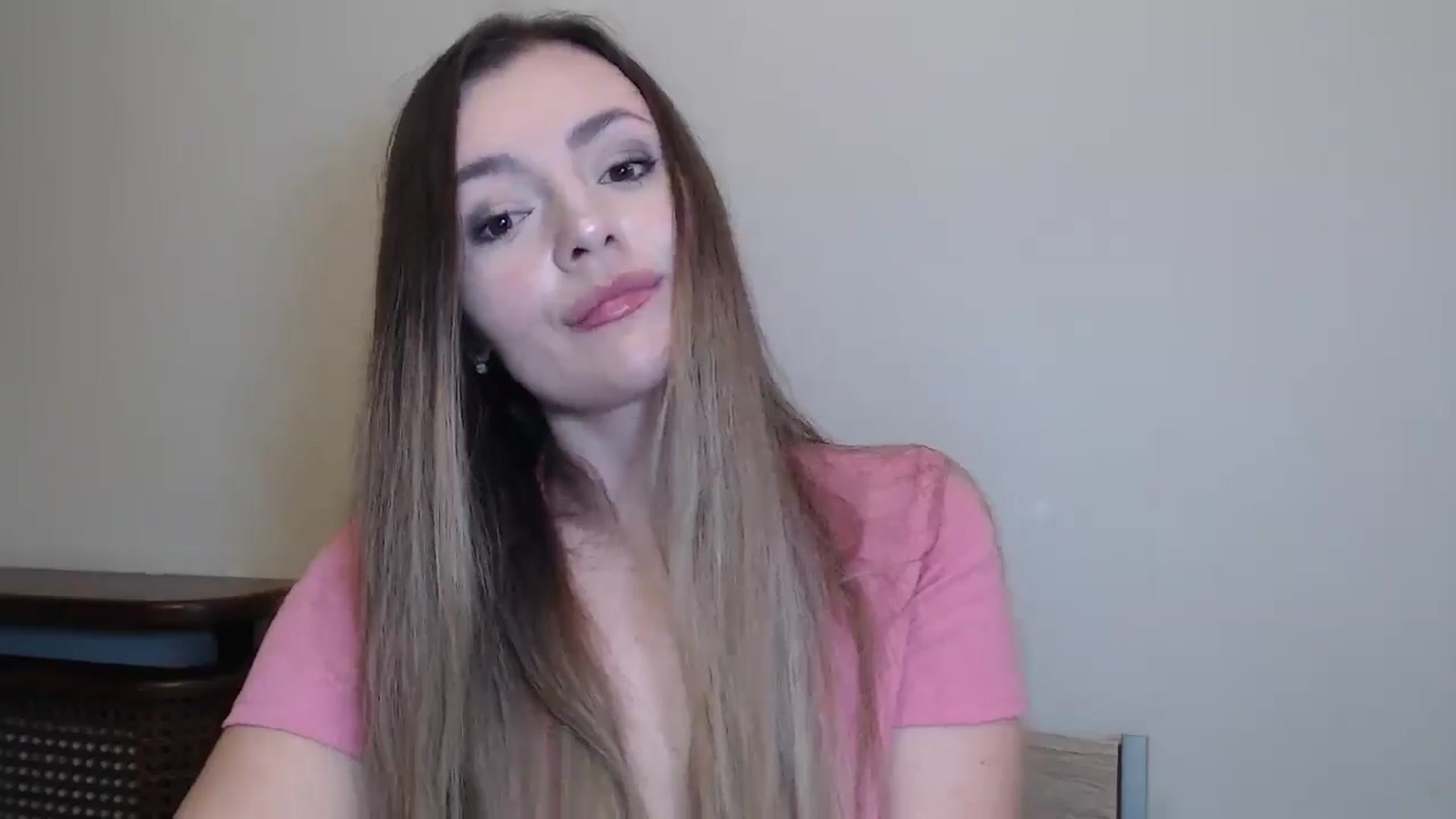 Gallery image thumbnail from Kariulovely's myfreecams stream on, 02/03/2025, 01:18 image 7 of 20