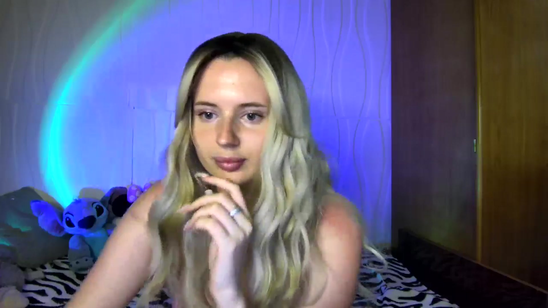 Gallery image thumbnail from KarlaHills's myfreecams stream on, 07/12/2024, 10:52 image 17 of 20