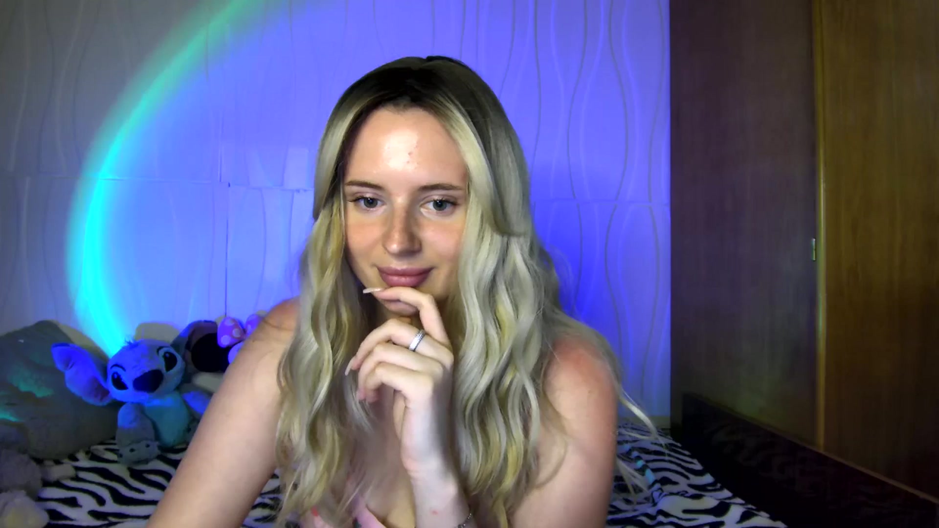 Gallery image thumbnail from KarlaHills's myfreecams stream on, 07/12/2024, 10:52 image 10 of 20