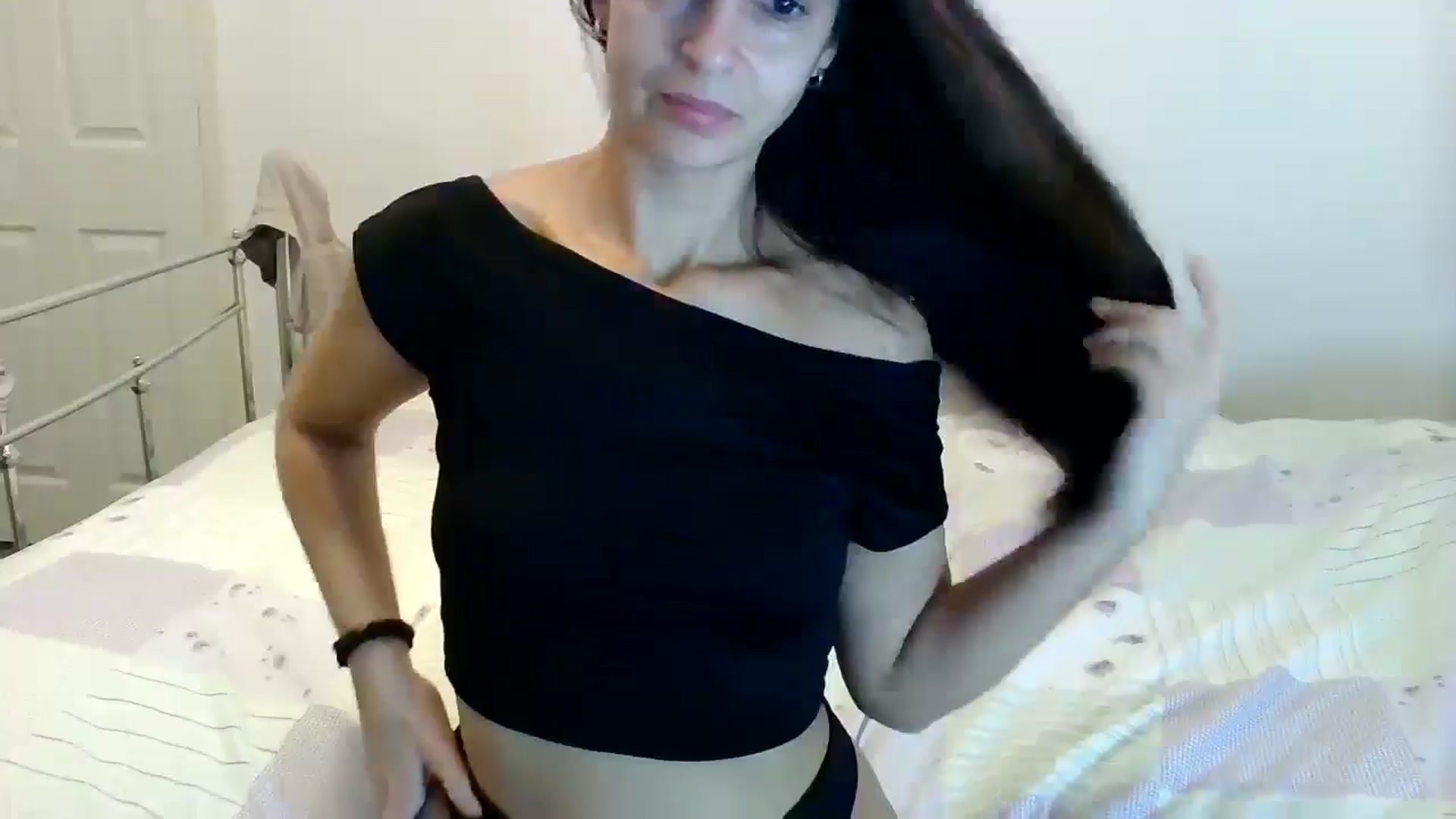 Gallery image thumbnail from KarlaOlivia's myfreecams stream on, 11/08/2024, 11:20 image 19 of 20
