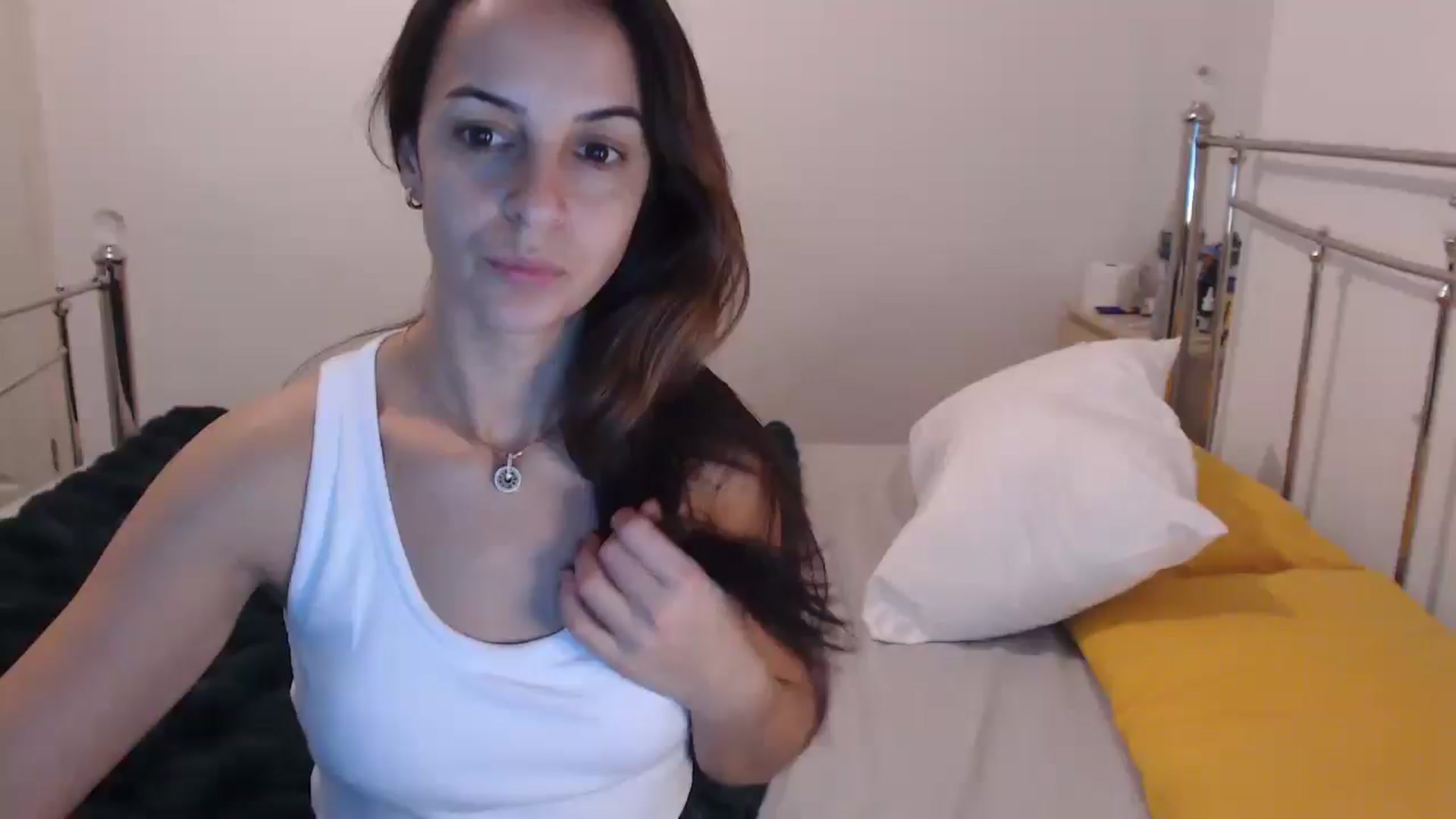 Gallery image thumbnail from KarlaOlivia's myfreecams stream on, 11/21/2024, 22:19 image 19 of 20