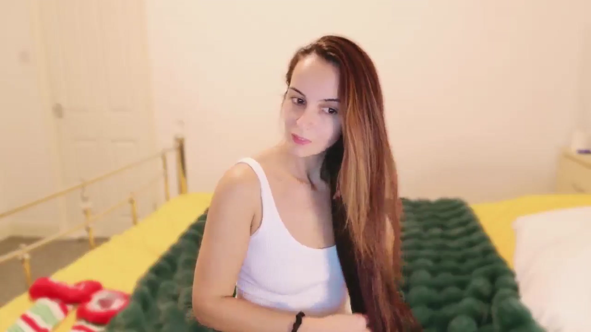 Gallery image thumbnail from KarlaOlivia's myfreecams stream on, 11/25/2024, 19:56 image 12 of 20