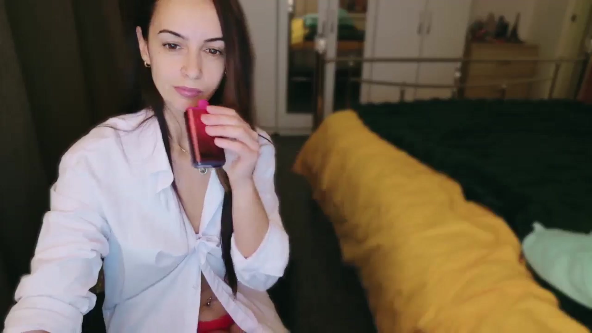 Gallery image thumbnail from KarlaOlivia's myfreecams stream on, 12/03/2024, 11:57 image 17 of 20