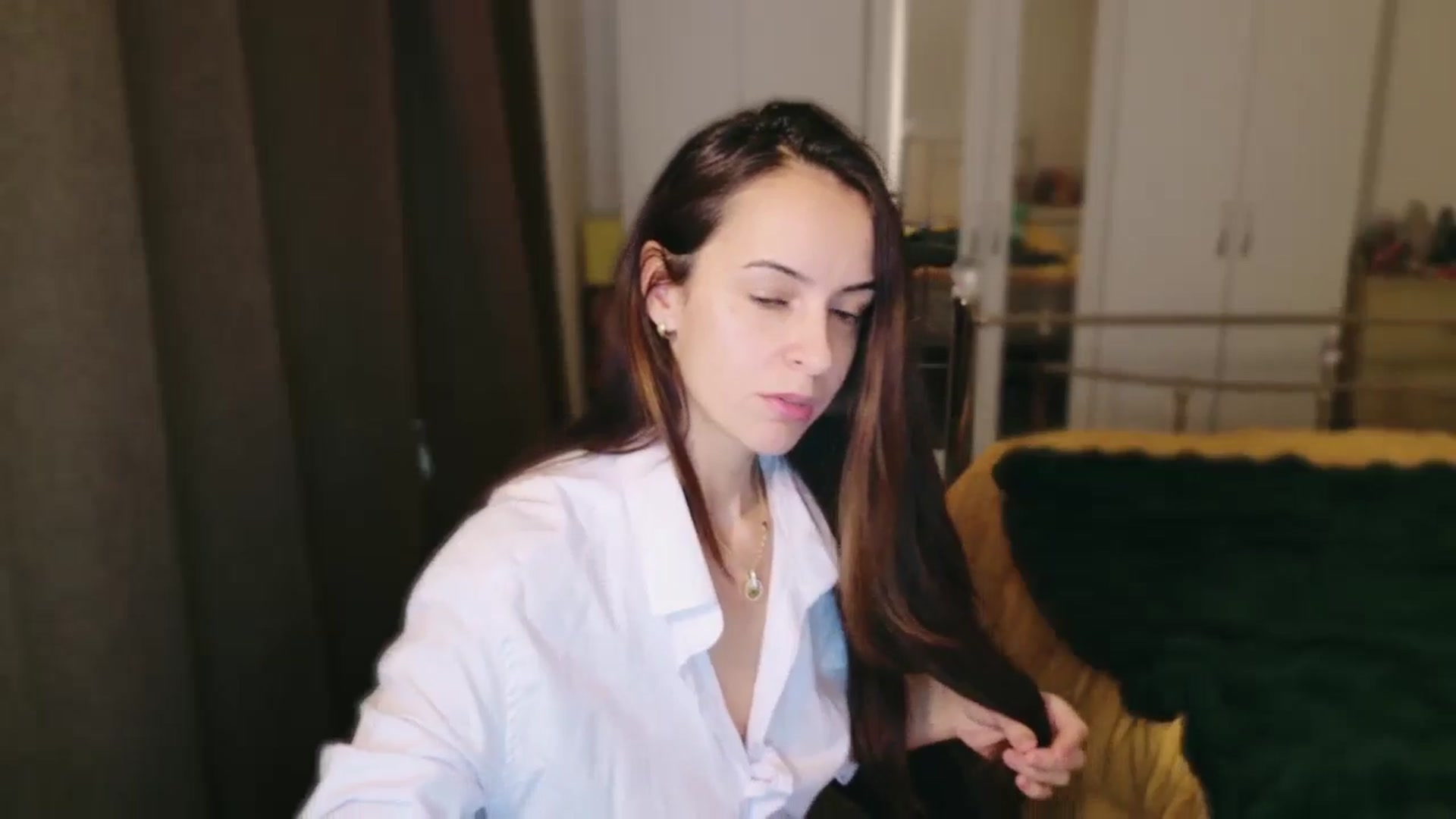 Gallery image thumbnail from KarlaOlivia's myfreecams stream on, 12/03/2024, 13:08 image 11 of 20