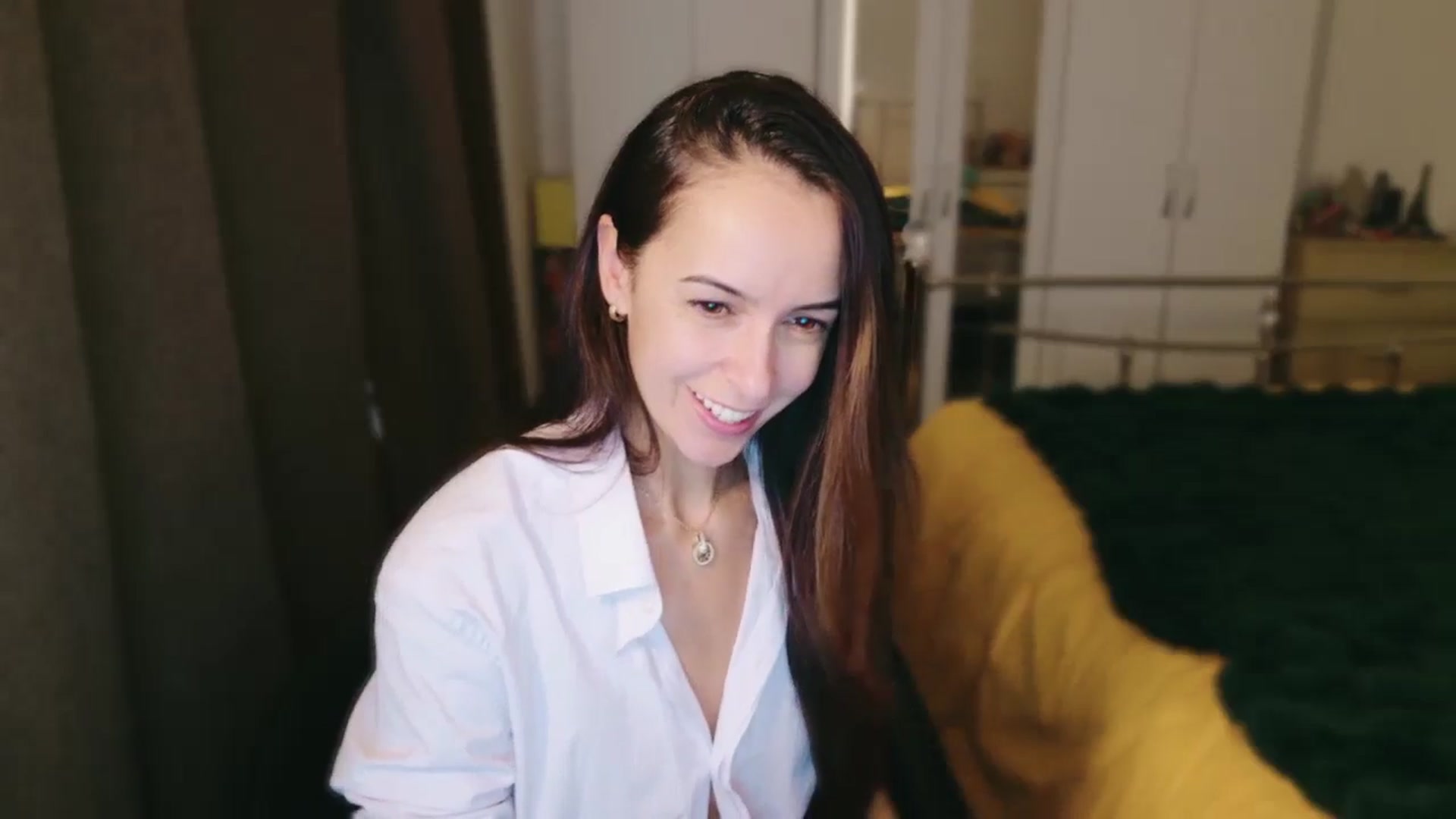 Gallery image thumbnail from KarlaOlivia's myfreecams stream on, 12/03/2024, 13:57 image 18 of 20