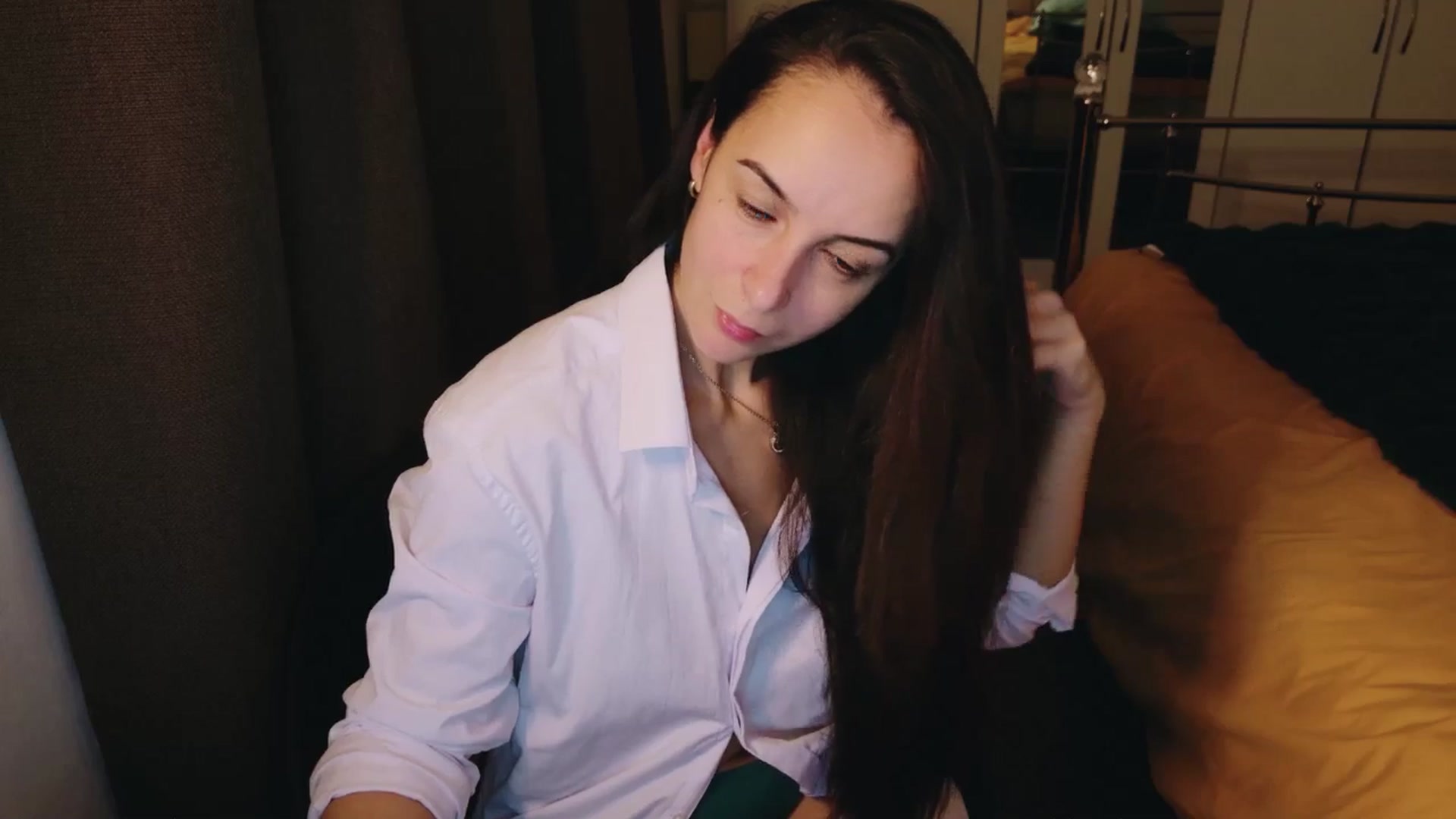 Gallery image thumbnail from KarlaOlivia's myfreecams stream on, 12/04/2024, 23:47 image 3 of 20