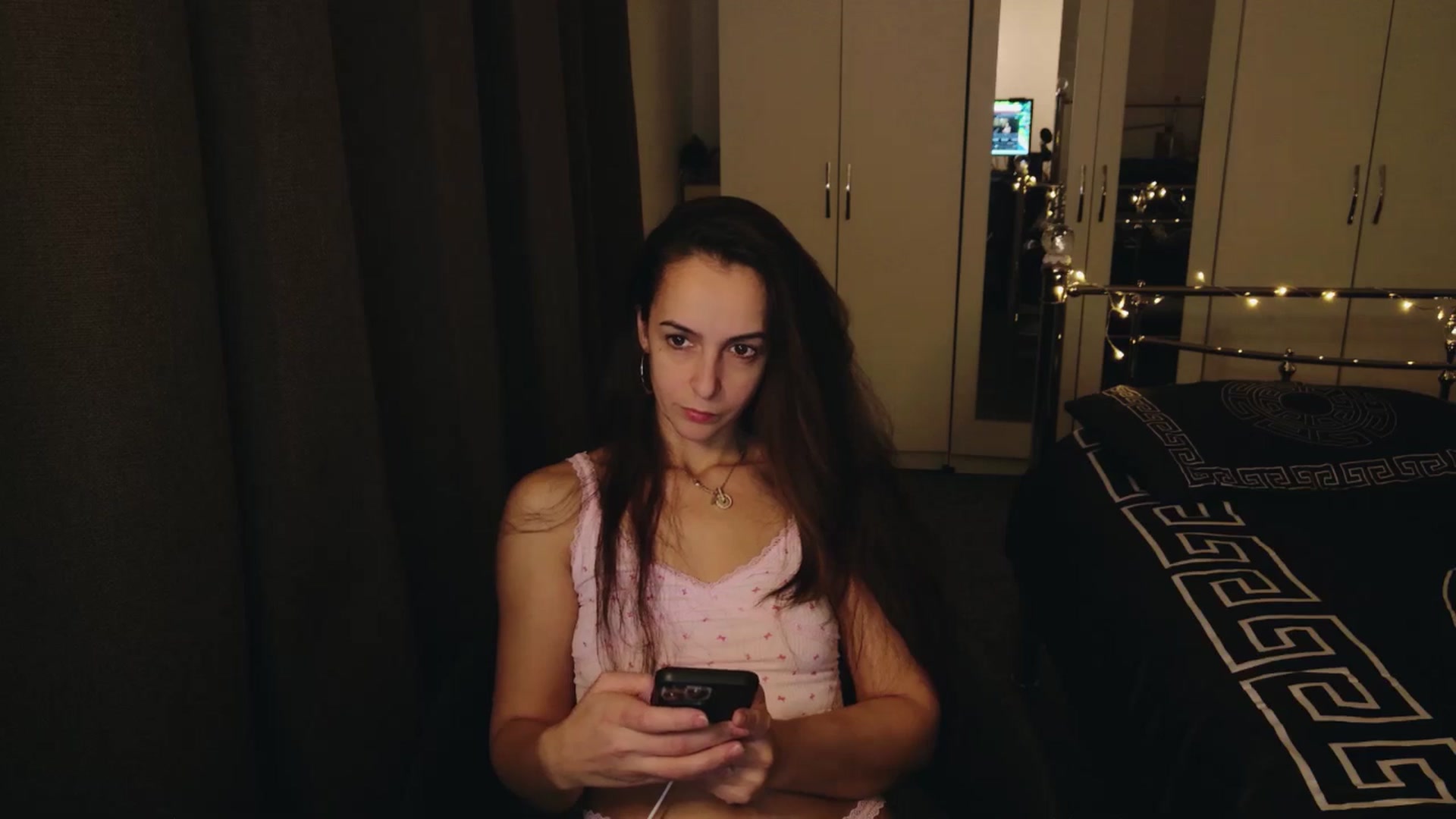 Gallery image thumbnail from KarlaOlivia's myfreecams stream on, 12/11/2024, 17:21 image 10 of 20