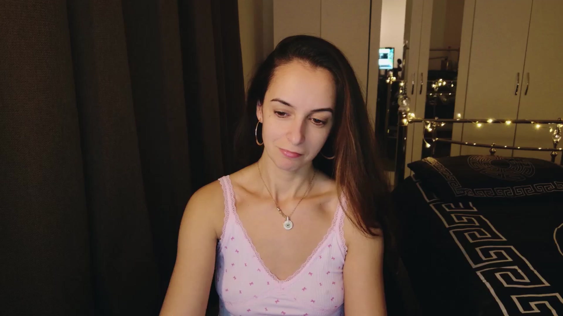 Gallery image thumbnail from KarlaOlivia's myfreecams stream on, 12/11/2024, 17:21 image 4 of 20