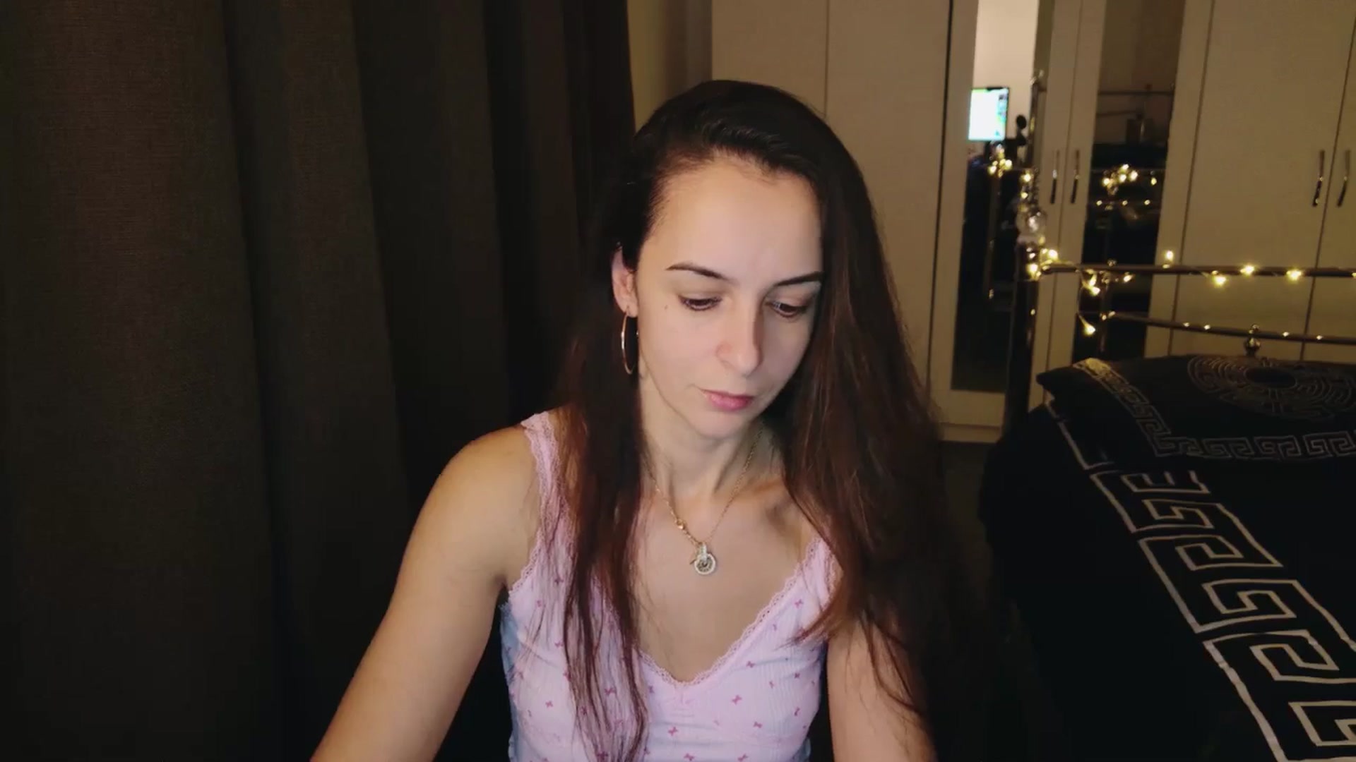Gallery image thumbnail from KarlaOlivia's myfreecams stream on, 12/11/2024, 17:21 image 18 of 20