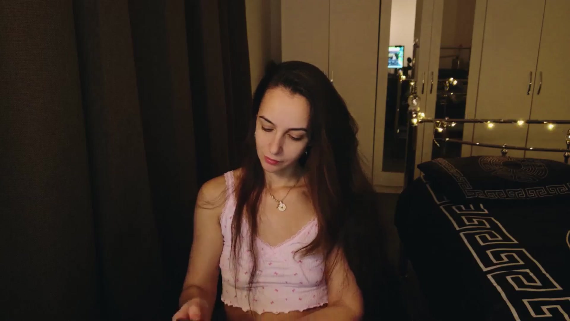 Gallery image thumbnail from KarlaOlivia's myfreecams stream on, 12/11/2024, 17:21 image 9 of 20