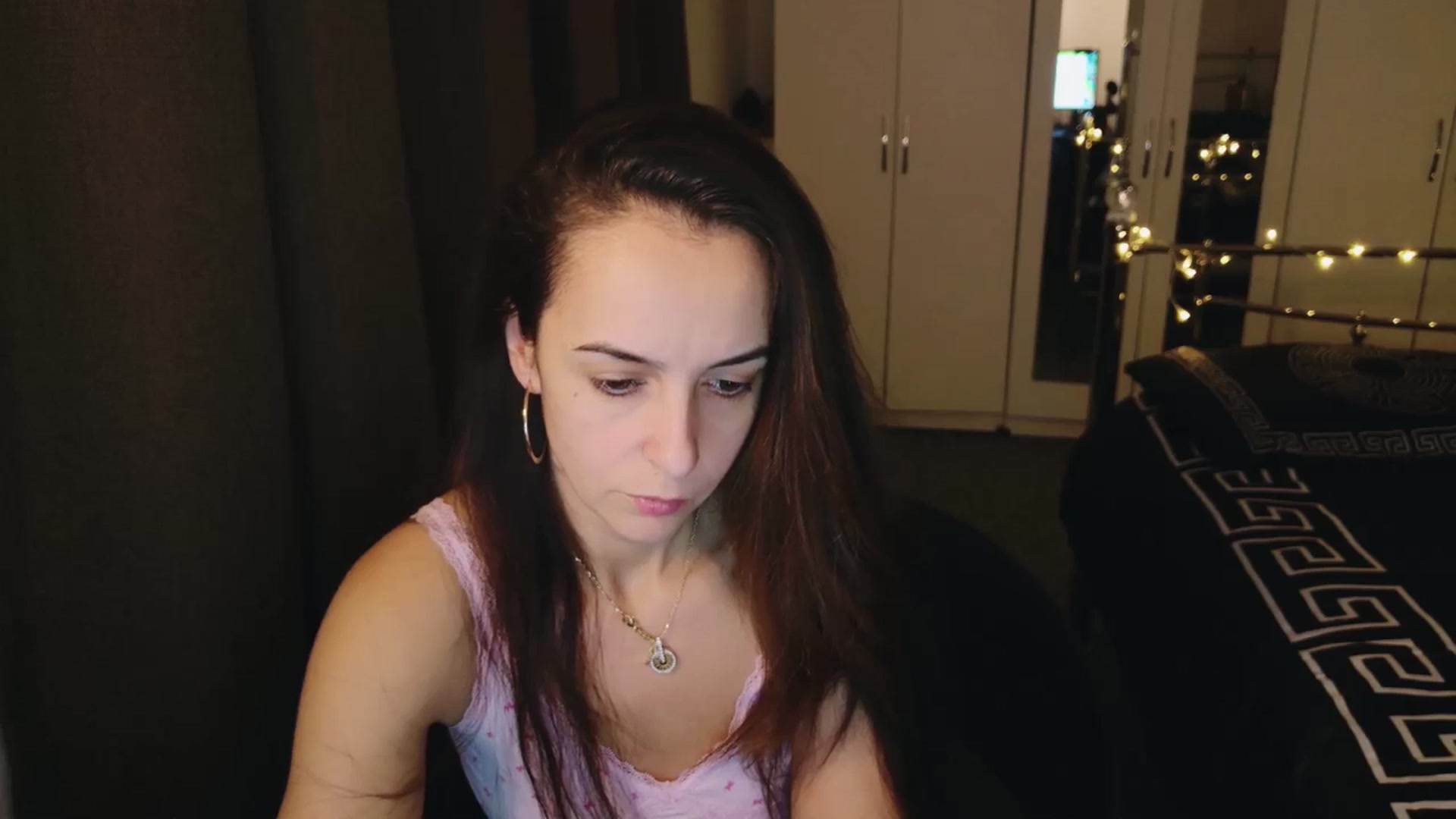 Gallery image thumbnail from KarlaOlivia's myfreecams stream on, 12/11/2024, 17:21 image 15 of 20