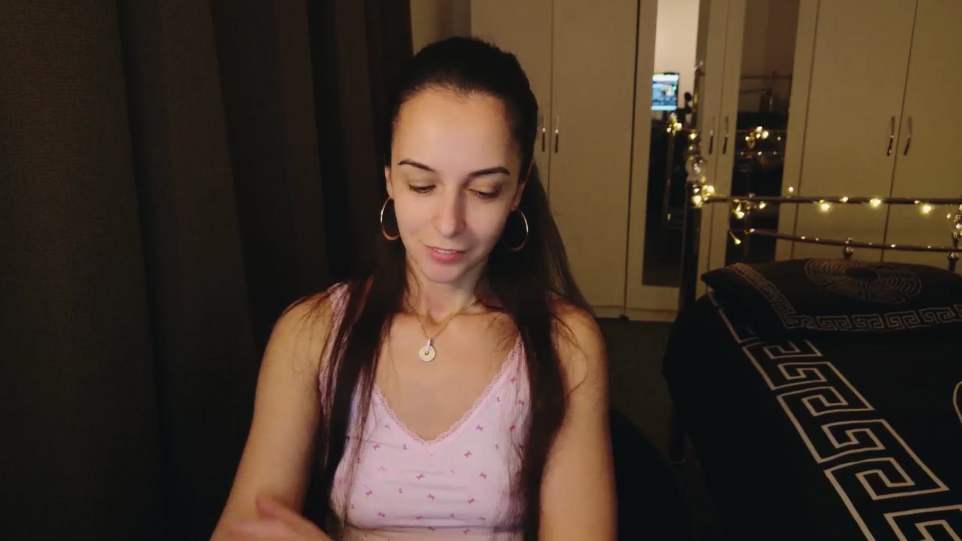 Gallery image thumbnail from KarlaOlivia's myfreecams stream on, 12/11/2024, 19:24 image 4 of 20