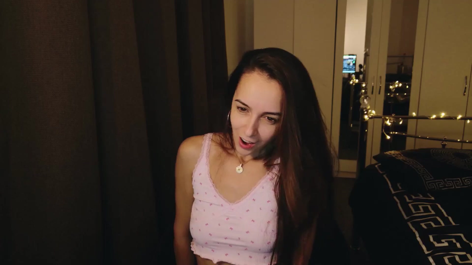 Gallery image thumbnail from KarlaOlivia's myfreecams stream on, 12/11/2024, 19:24 image 16 of 20