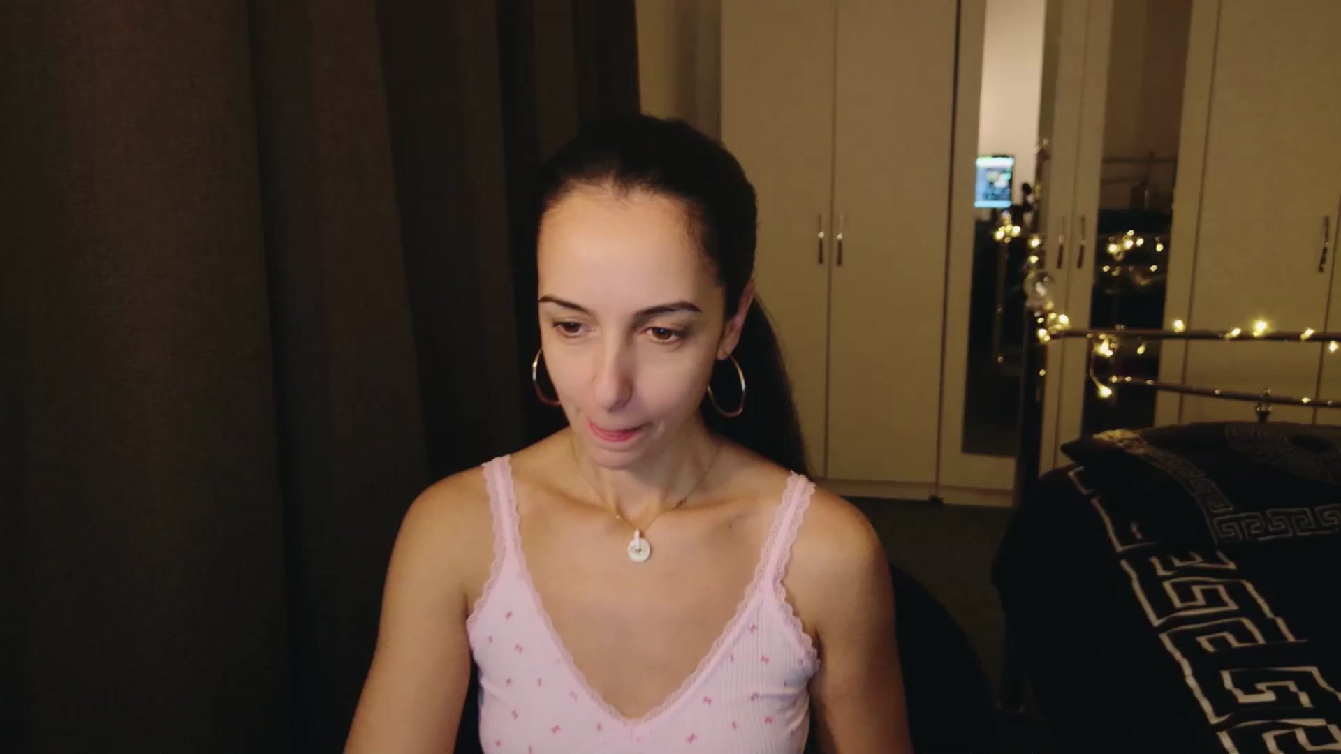 Gallery image thumbnail from KarlaOlivia's myfreecams stream on, 12/11/2024, 19:24 image 18 of 20