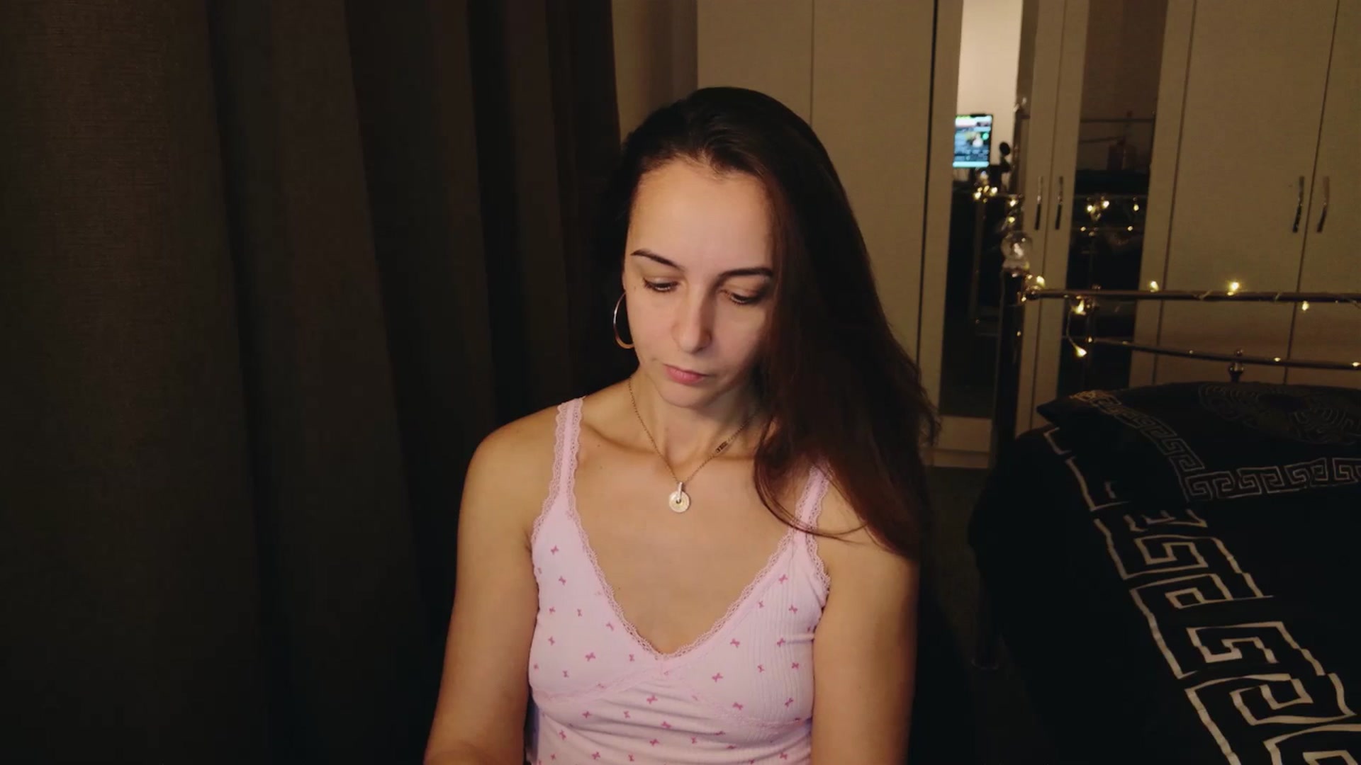 Gallery image thumbnail from KarlaOlivia's myfreecams stream on, 12/11/2024, 19:24 image 12 of 20