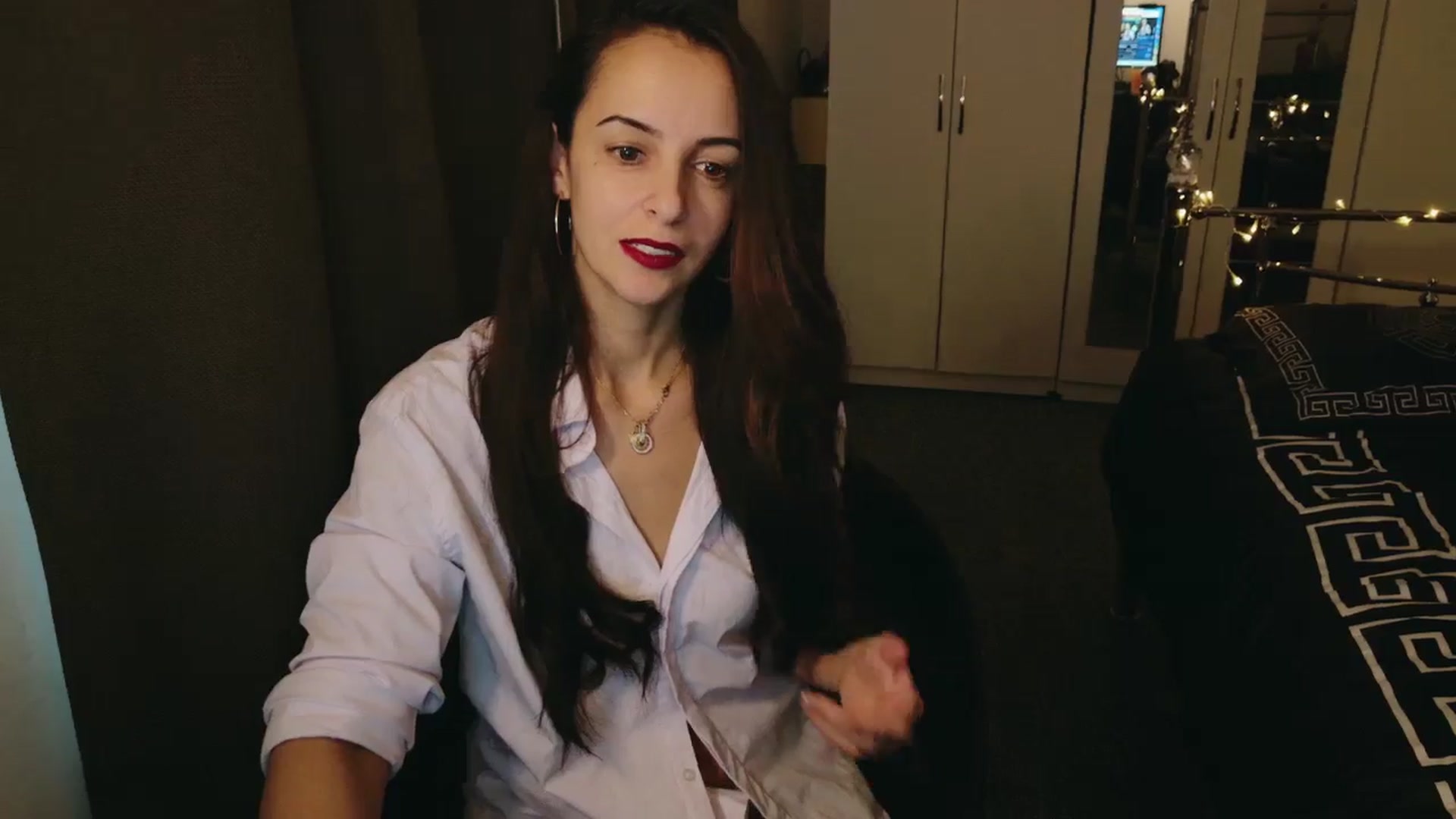 Gallery image thumbnail from KarlaOlivia's myfreecams stream on, 12/12/2024, 13:36 image 7 of 20