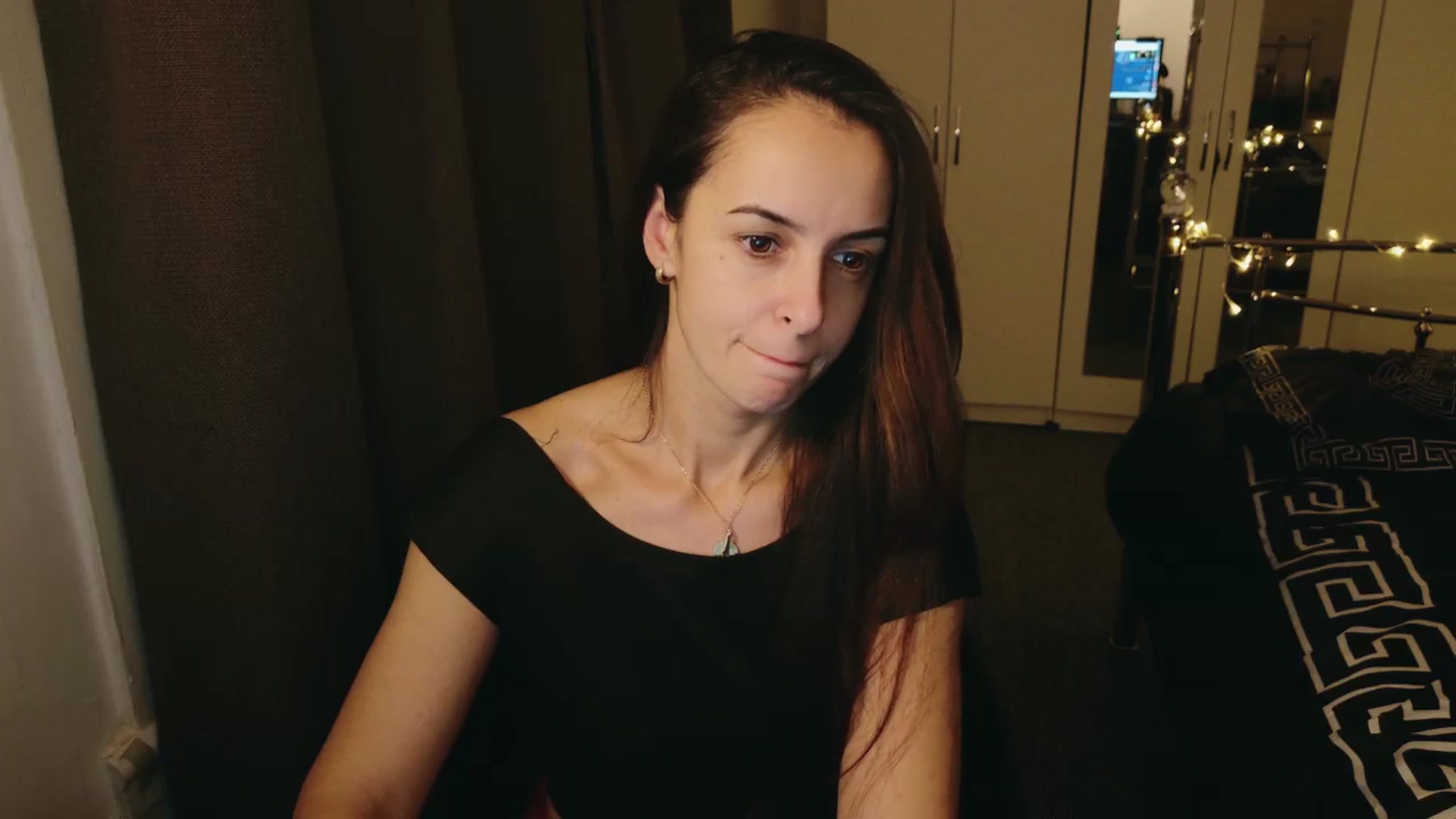 Gallery image thumbnail from KarlaOlivia's myfreecams stream on, 12/12/2024, 19:43 image 3 of 20