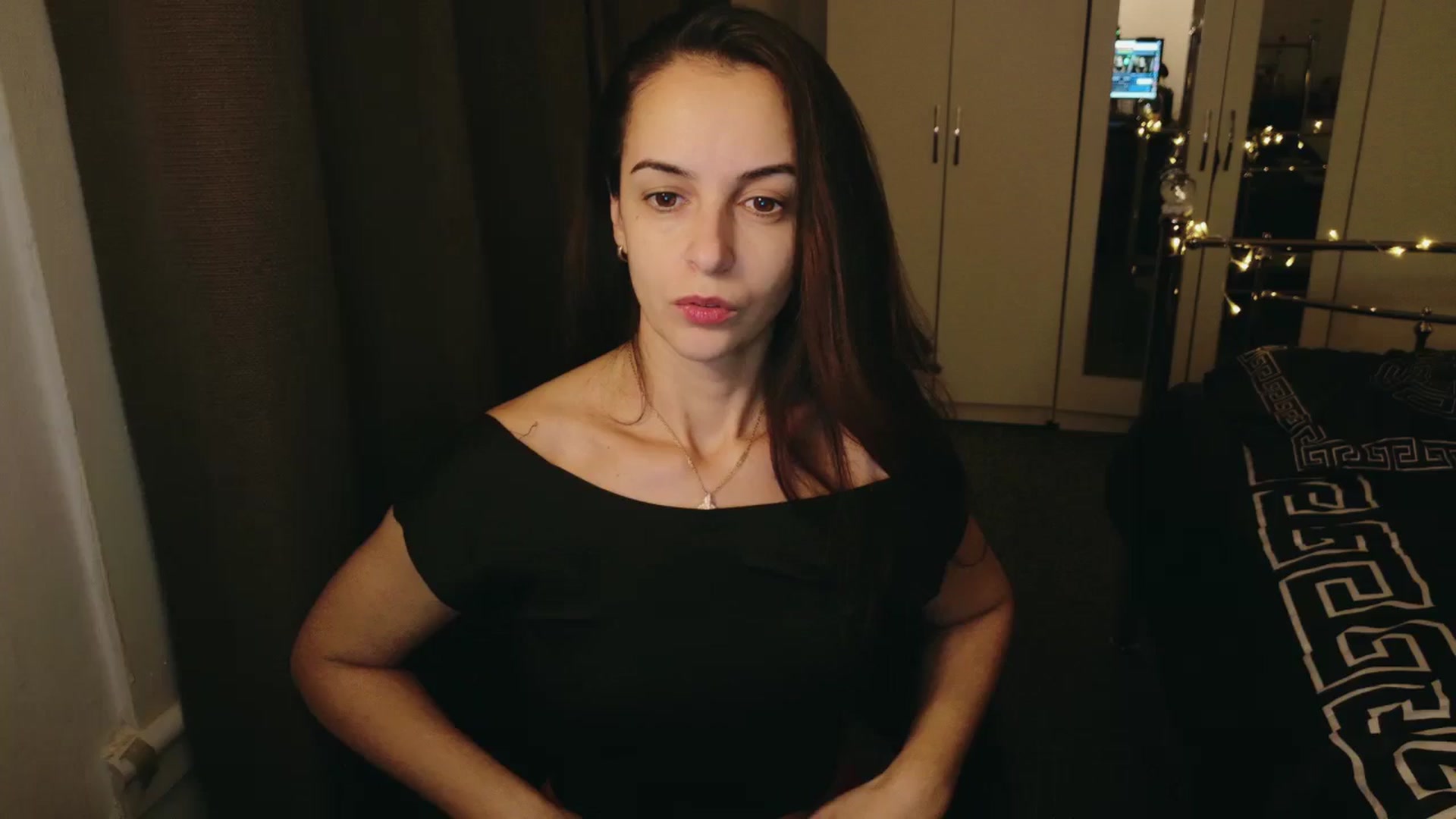 Gallery image thumbnail from KarlaOlivia's myfreecams stream on, 12/12/2024, 19:43 image 4 of 20