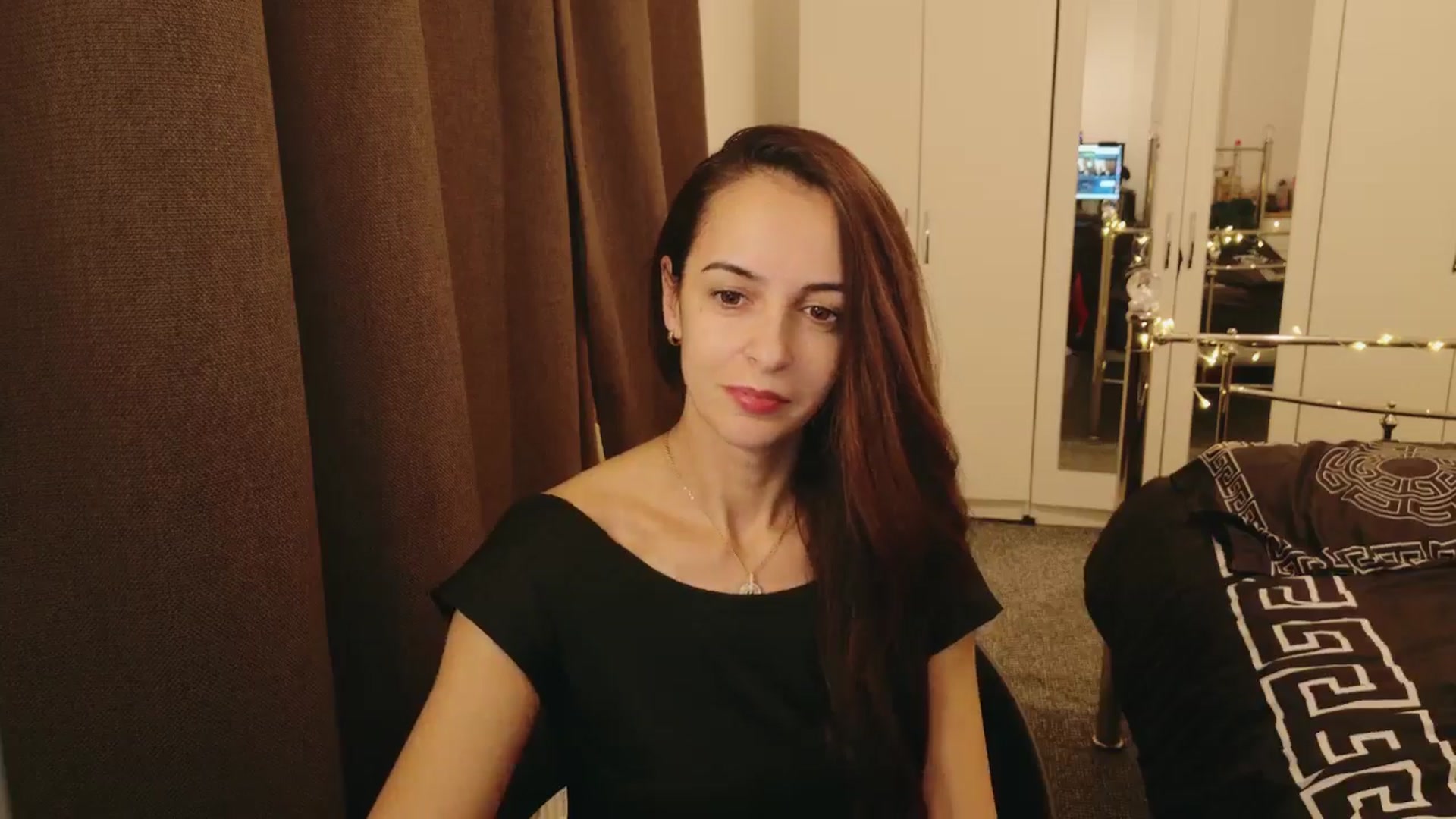 Gallery image thumbnail from KarlaOlivia's myfreecams stream on, 12/12/2024, 19:43 image 19 of 20
