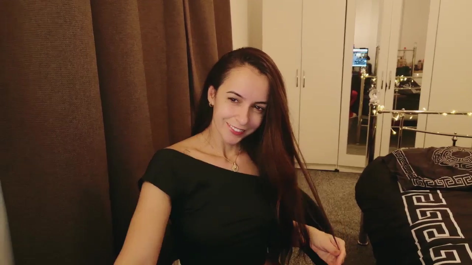 Gallery image thumbnail from KarlaOlivia's myfreecams stream on, 12/12/2024, 20:57 image 8 of 20