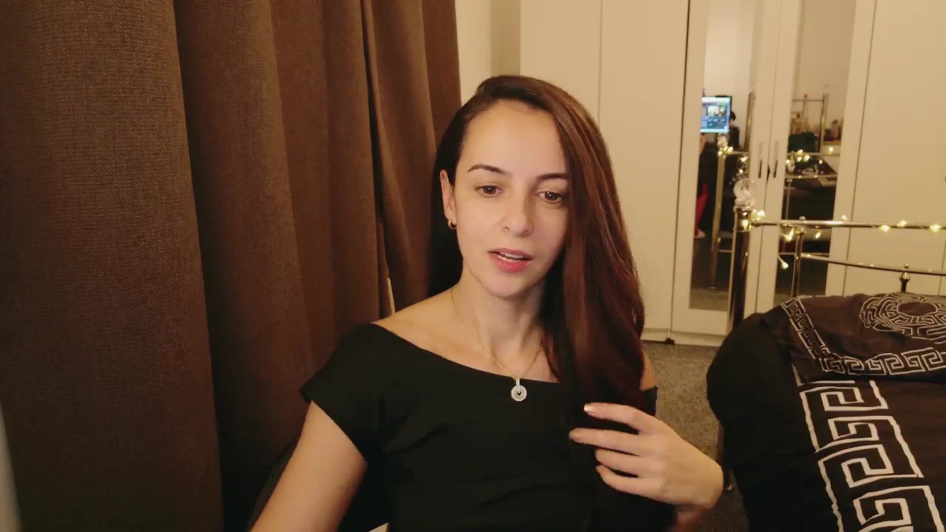 Gallery image thumbnail from KarlaOlivia's myfreecams stream on, 12/12/2024, 20:57 image 15 of 20