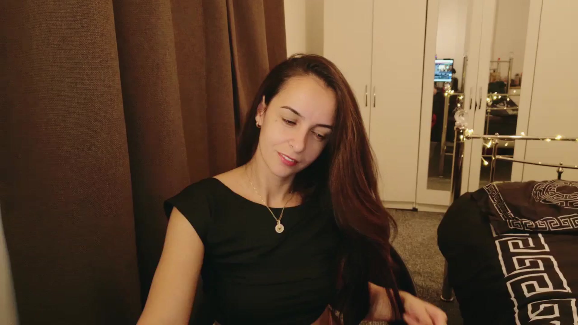 Gallery image thumbnail from KarlaOlivia's myfreecams stream on, 12/12/2024, 20:57 image 5 of 20
