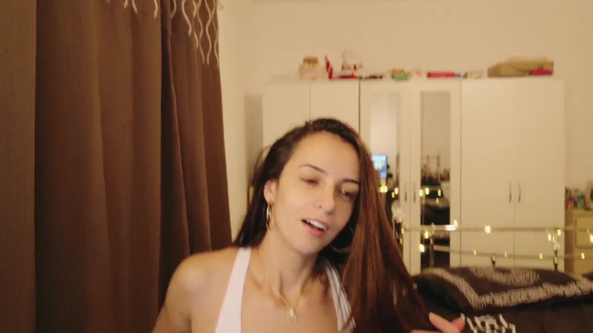Gallery image thumbnail from KarlaOlivia's myfreecams stream on, 12/13/2024, 12:30 image 8 of 20