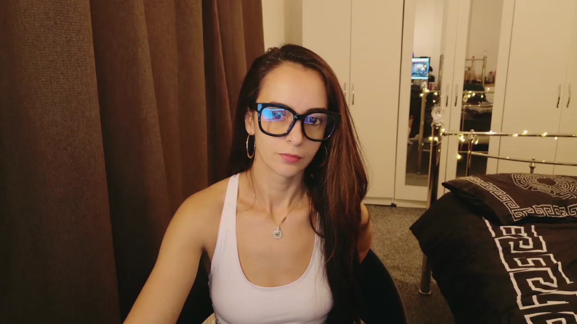 Gallery image thumbnail from KarlaOlivia's myfreecams stream on, 12/13/2024, 13:33 image 12 of 20