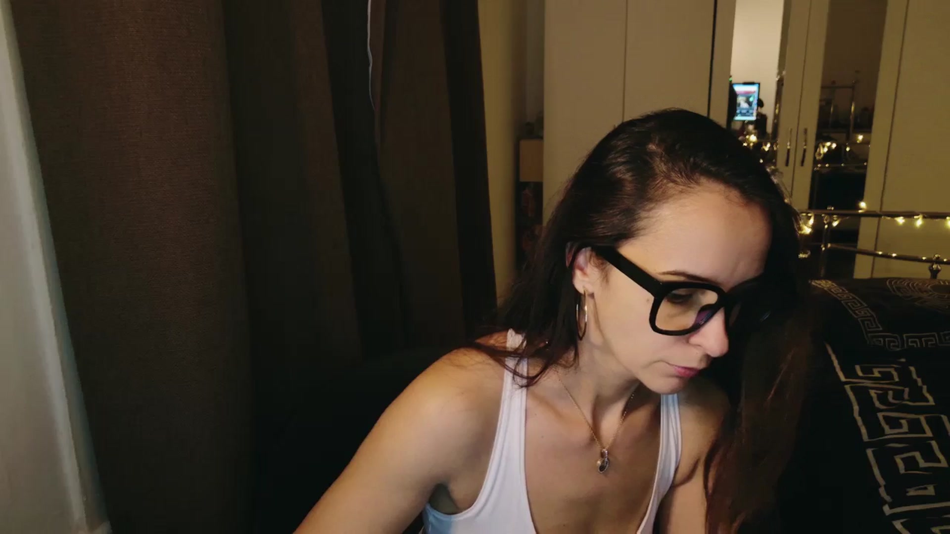 Gallery image thumbnail from KarlaOlivia's myfreecams stream on, 12/13/2024, 17:15 image 15 of 20